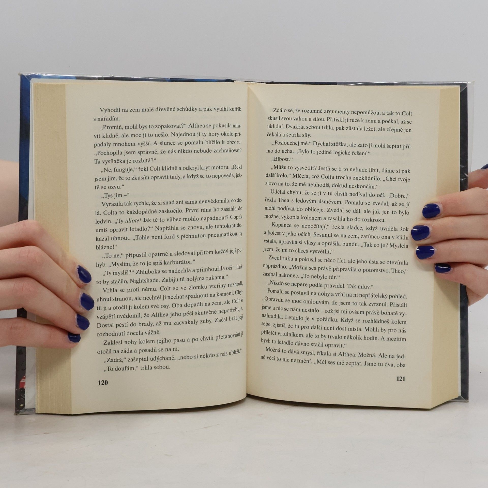 Nora Roberts Stopy ve tmě. Noční stín. Noční dým
