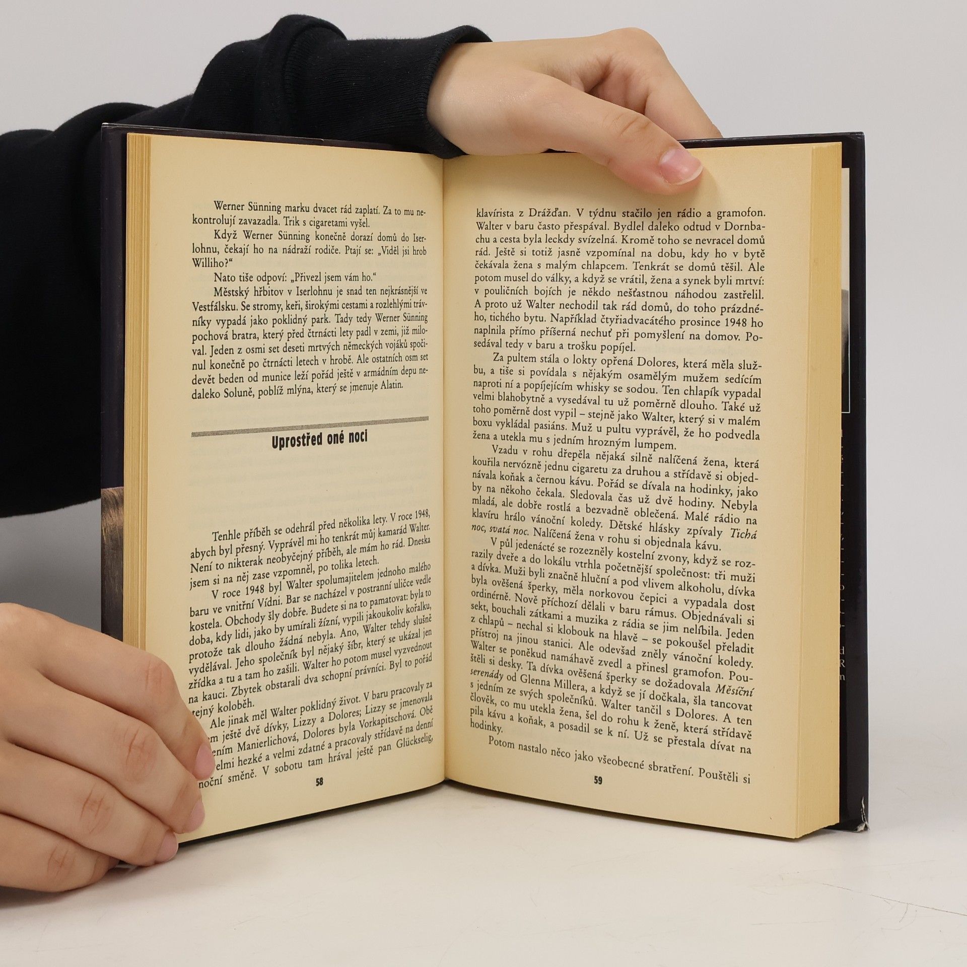 Johannes Mario Simmel Dvaadvacet centimetrů něžnosti