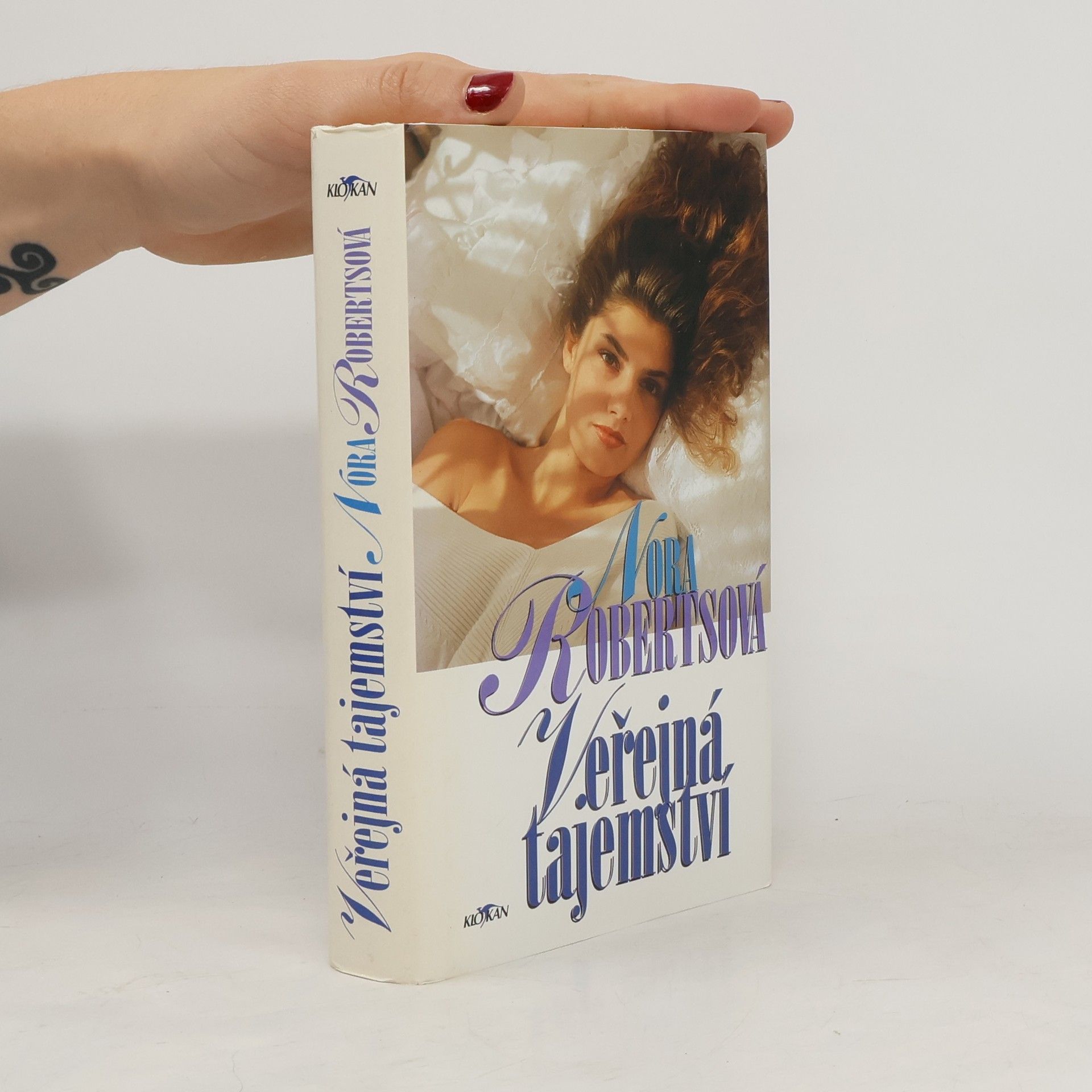 Nora Roberts Veřejná tajemství