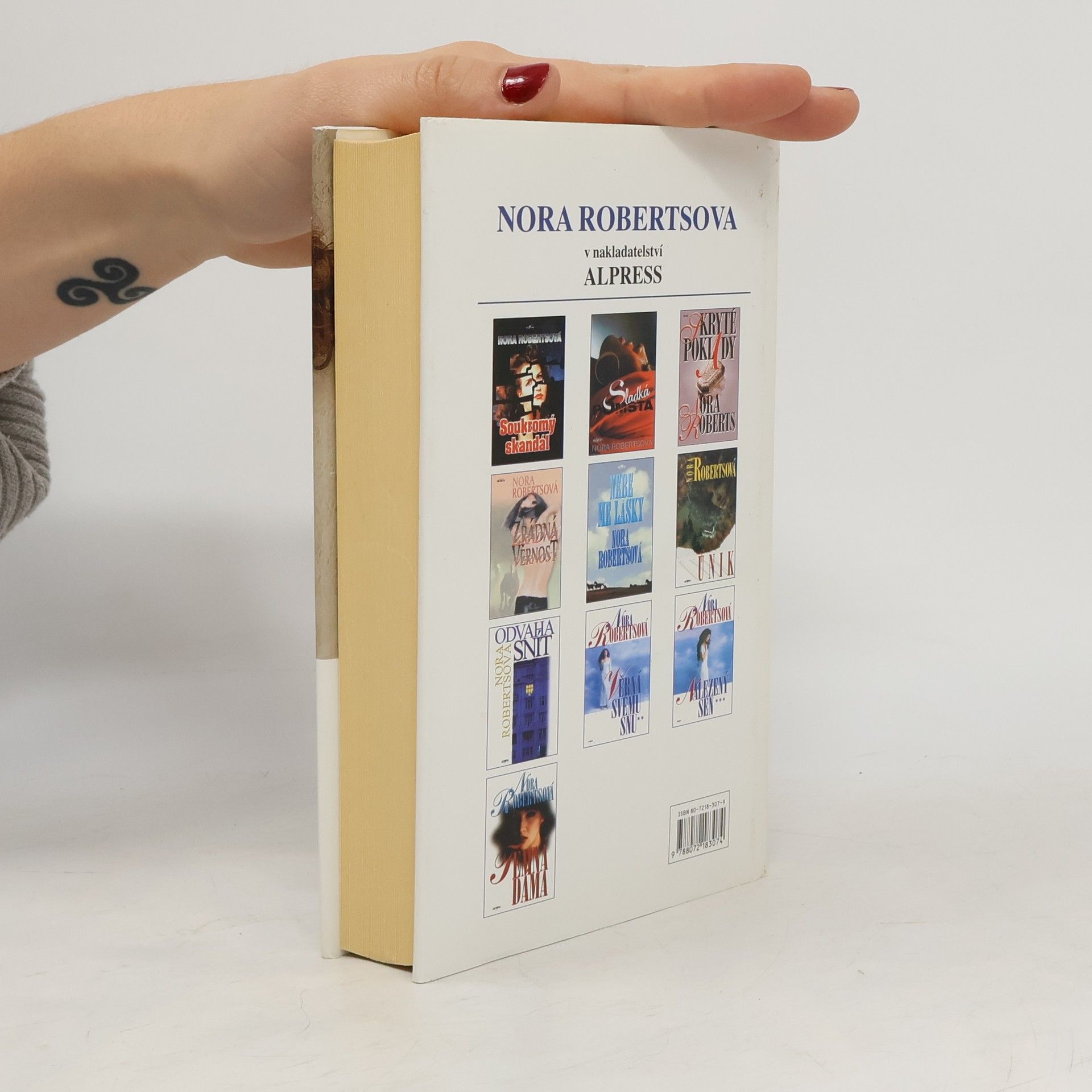 Nora Roberts Veřejná tajemství