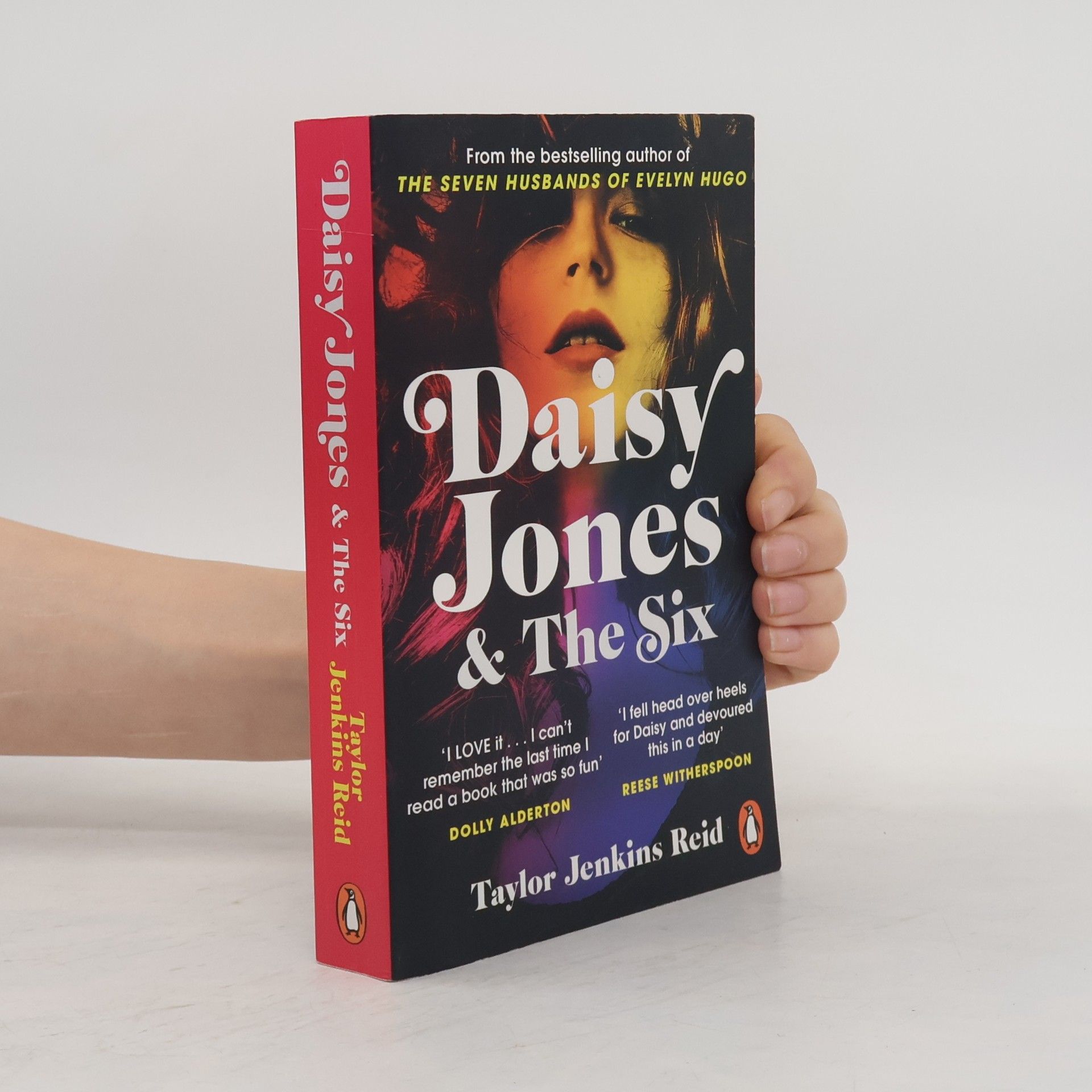 Taylor Jenkins Reid Daisy Jones & The Six