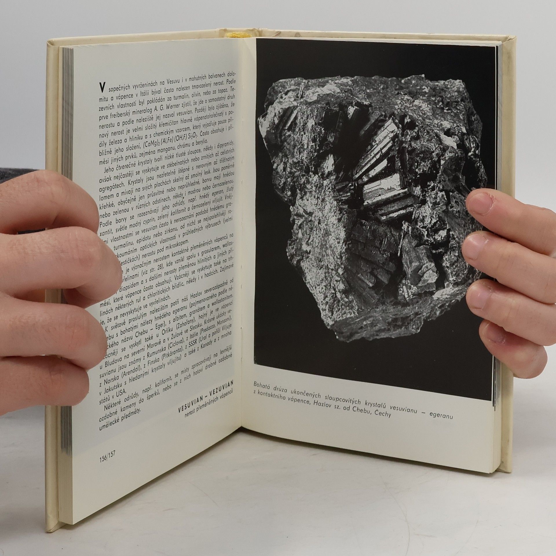 Karel Tuček Kapesní atlas nerostů a hornin