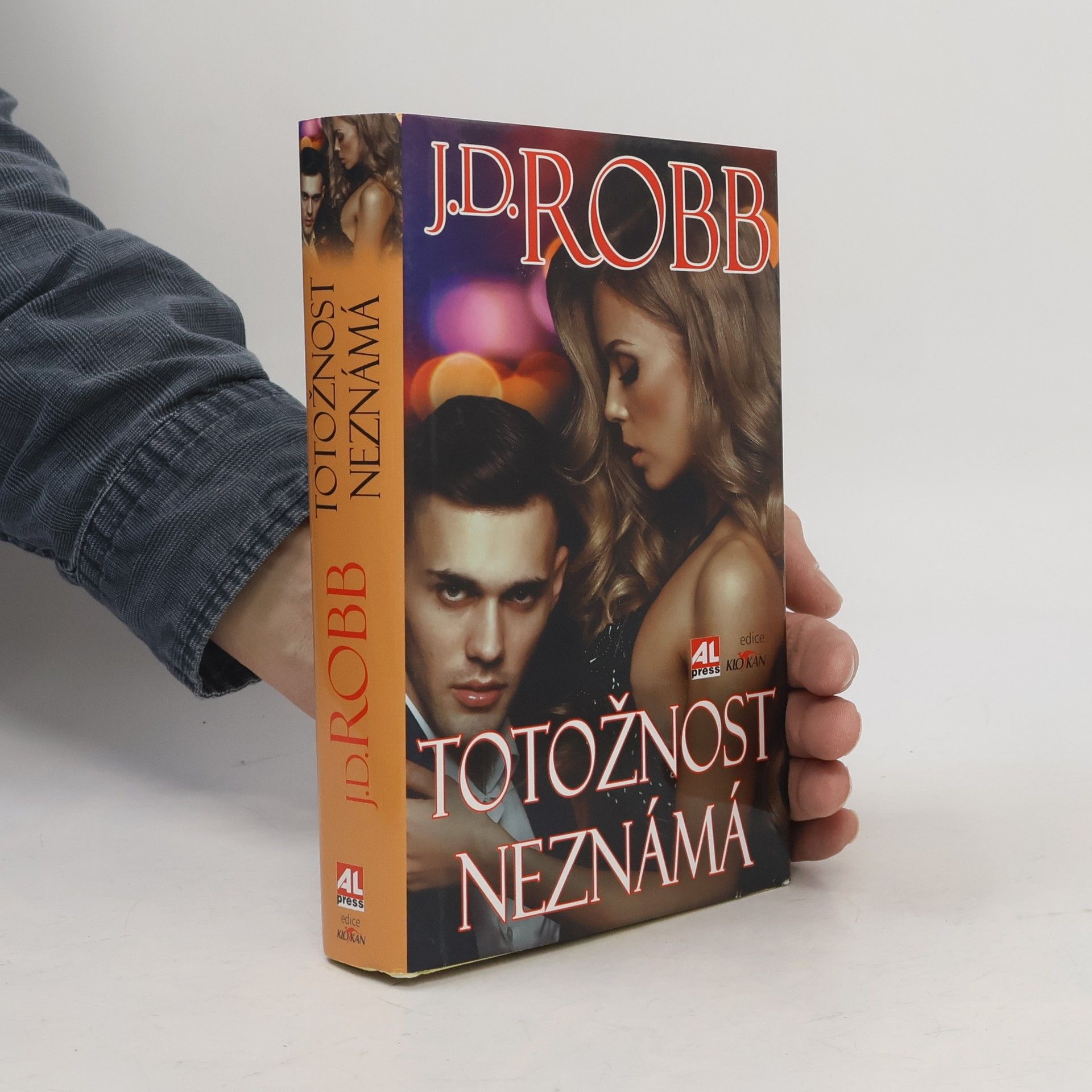 Nora Roberts Totožnost neznámá