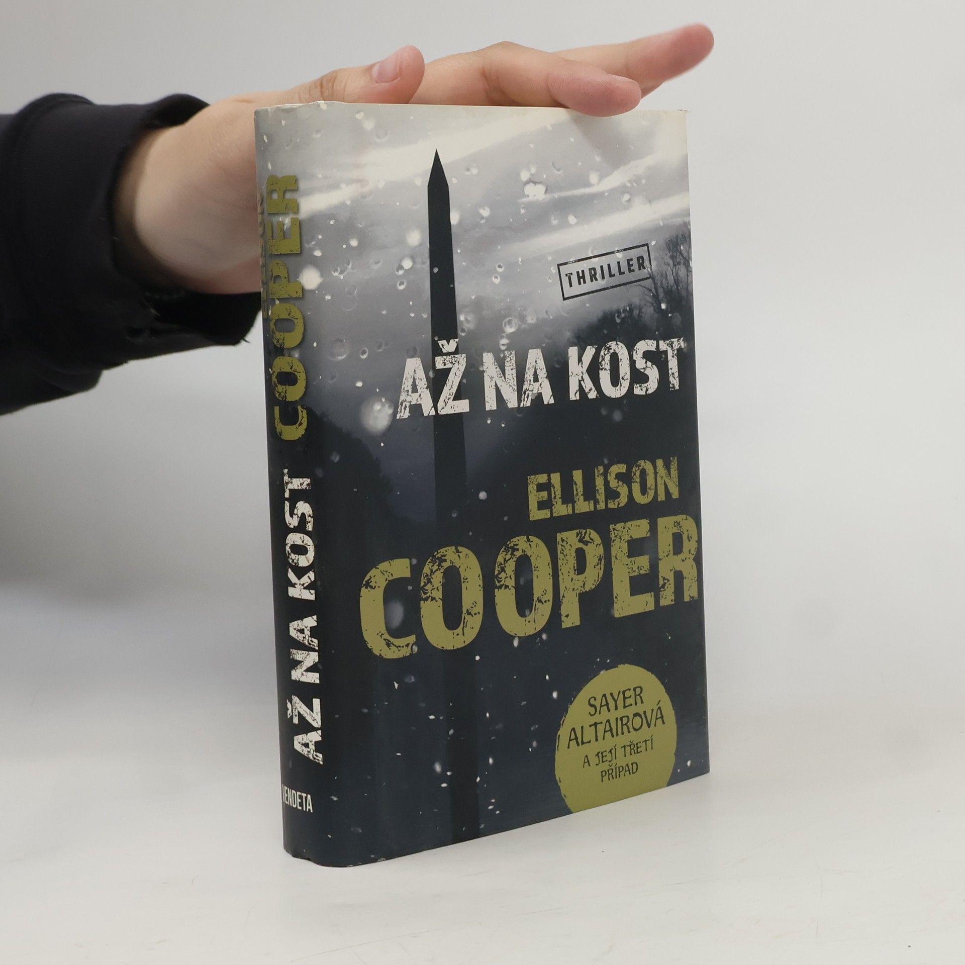 Ellison Cooper Až na kost