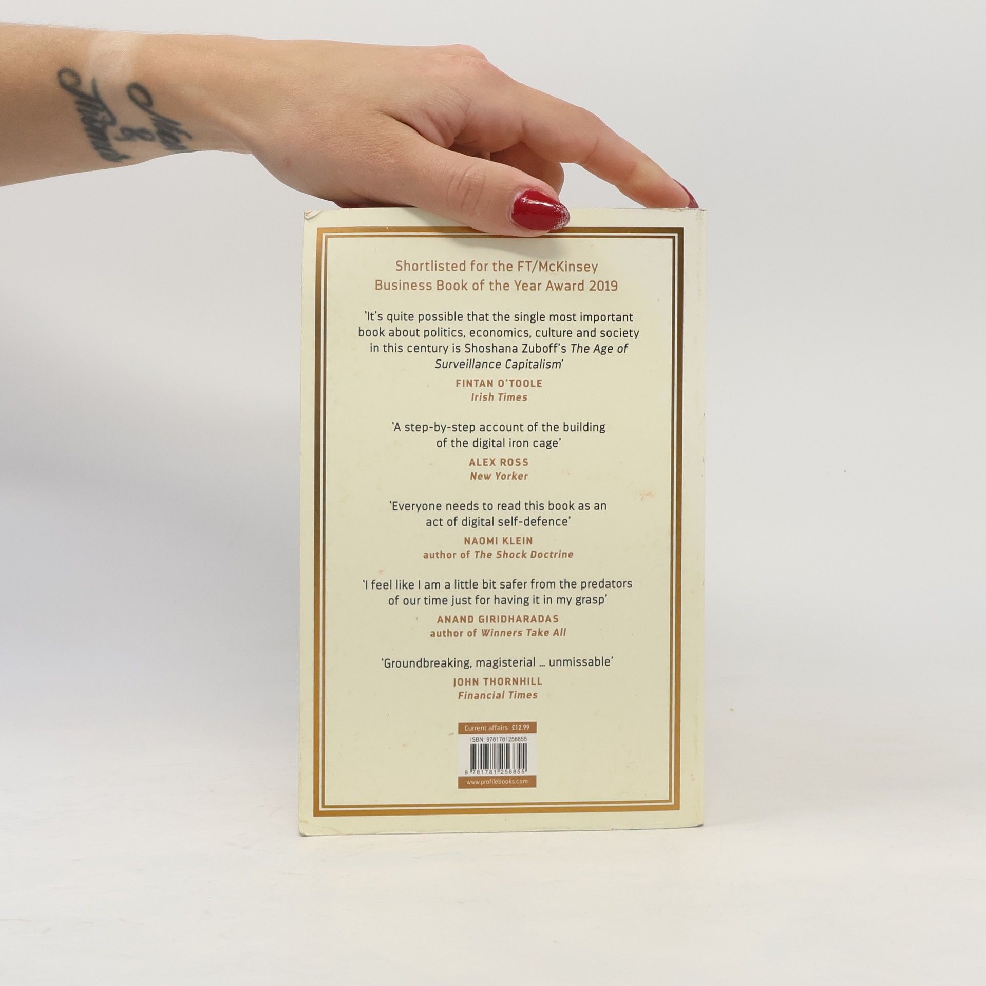 Shoshana Zuboff The age of surveillance capitalism : the fight for a human future at the new frontier of power