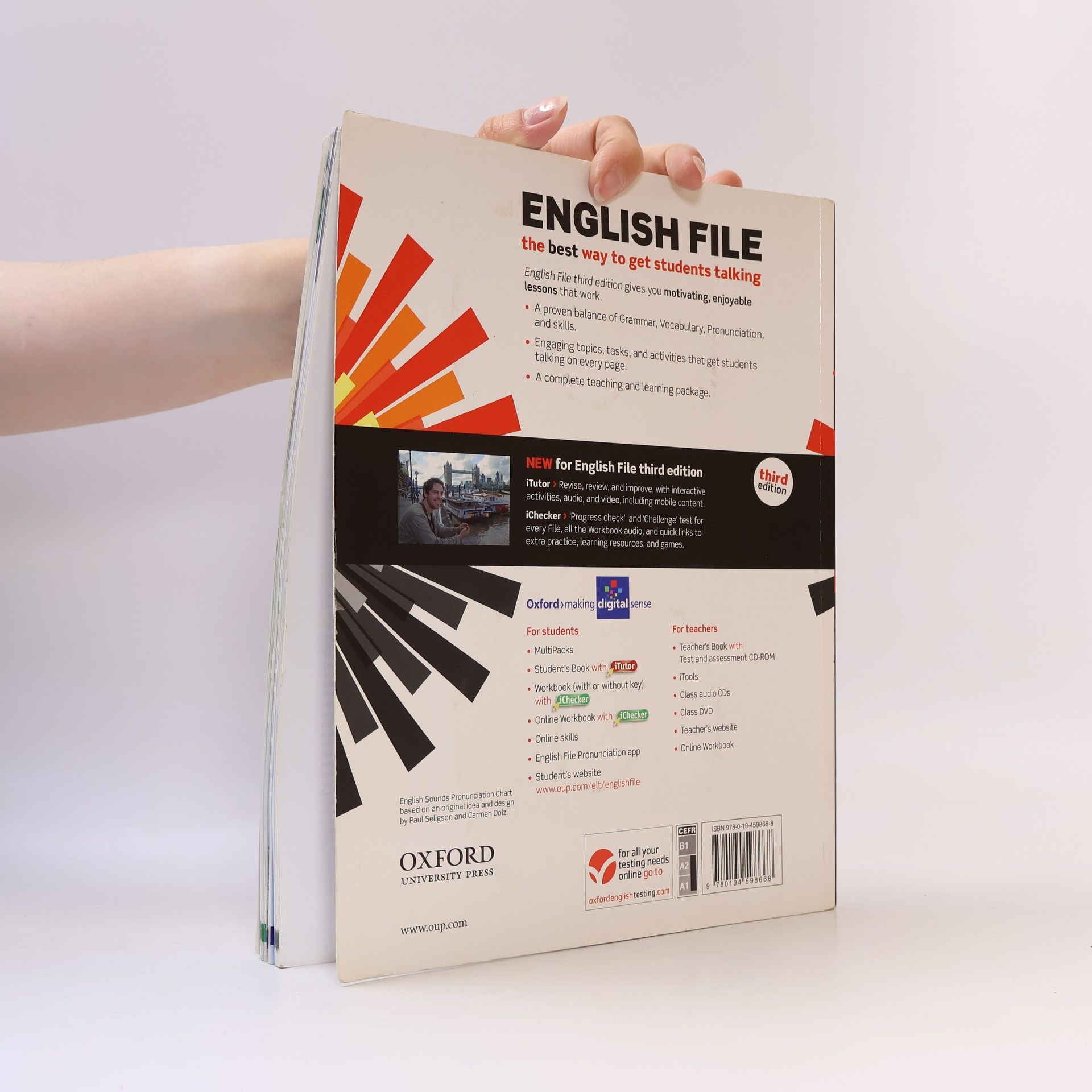 Christina Latham-Koenig English file : elementary student's book A