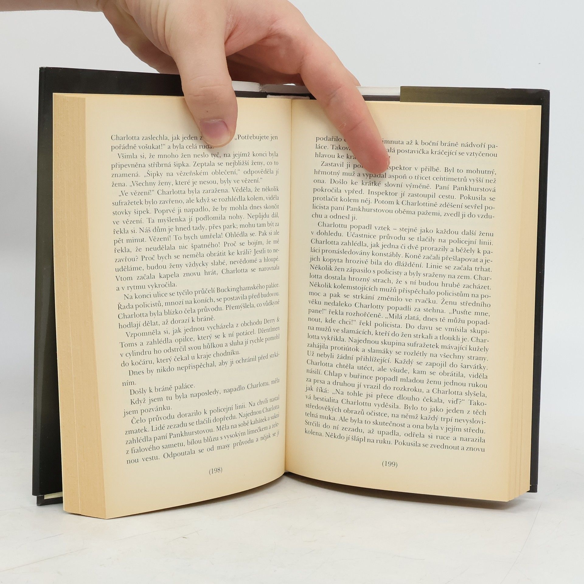 Ken Follett Muž s podivnou minulostí