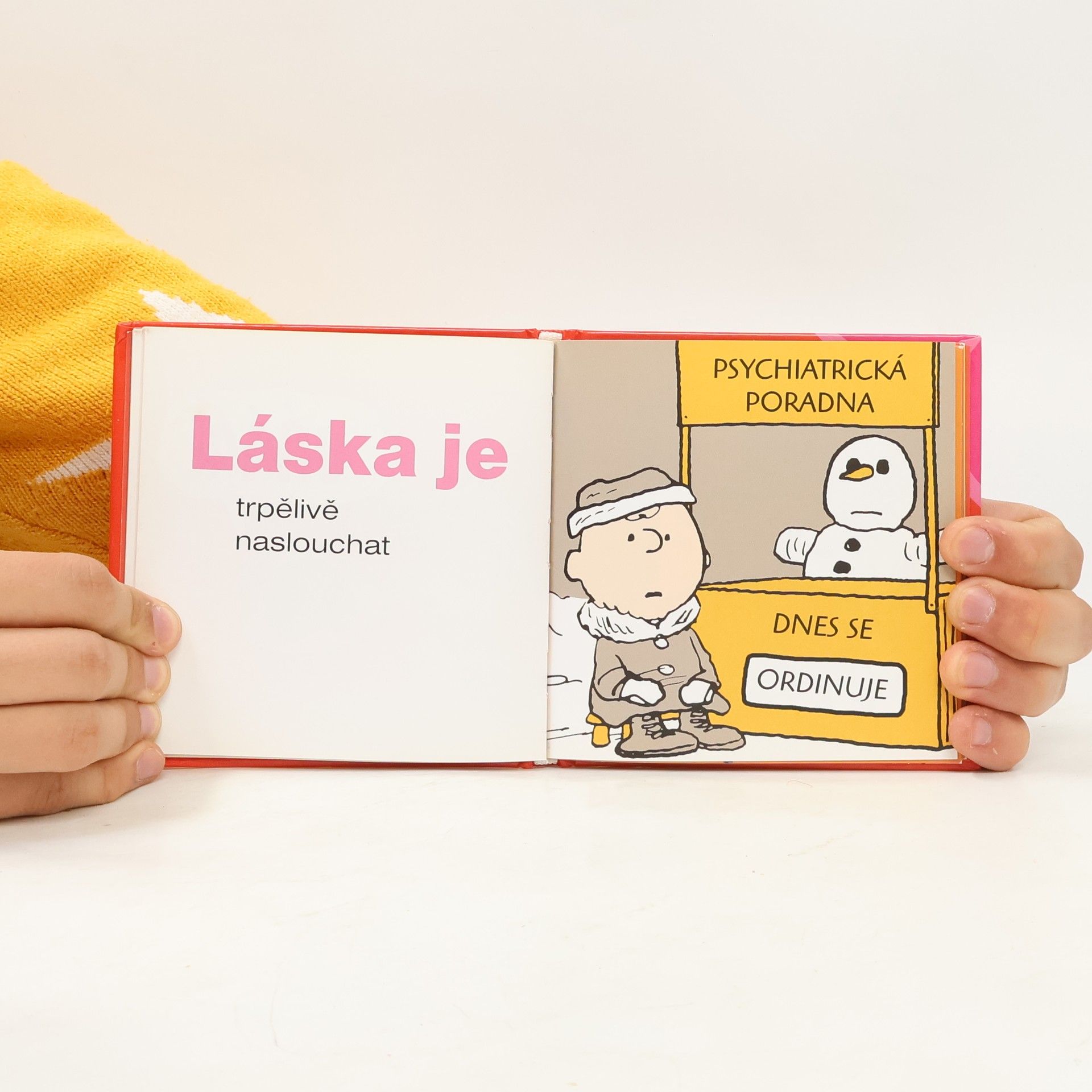 Charles Shulz Láska je-- vodit se za ruce