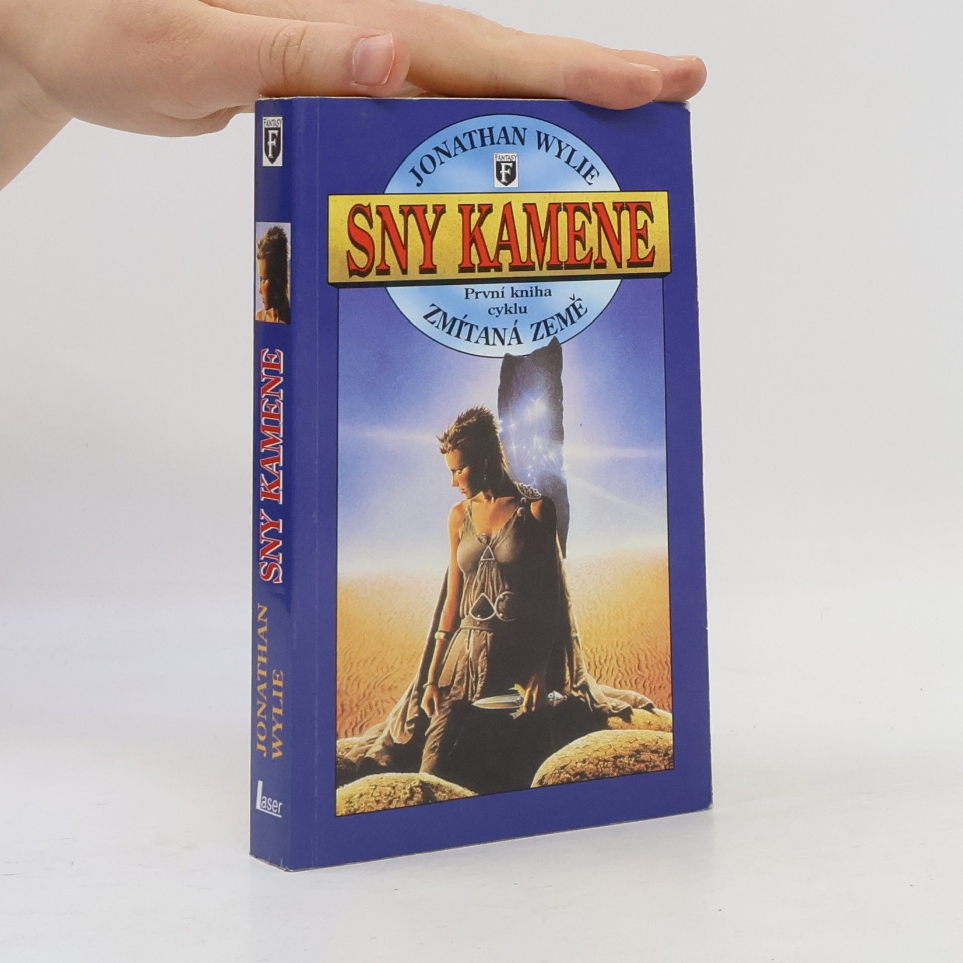 Jonathan Wylie Sny kamene. Zmítaná země. 1. díl