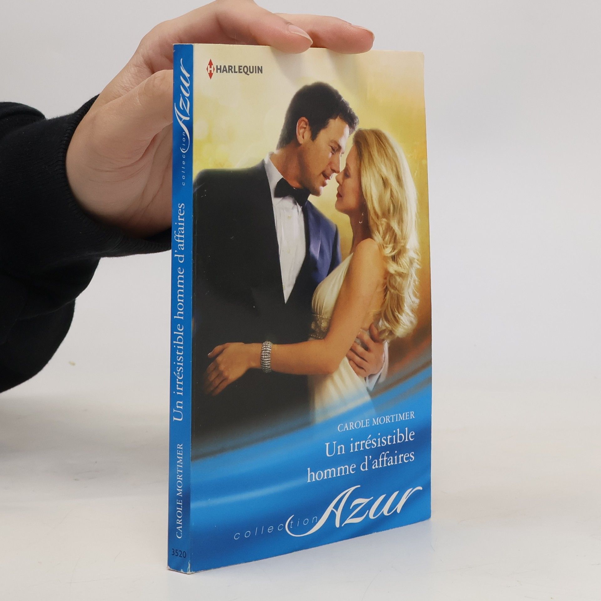 Carole Mortimer Un irrésistible homme d'affaires