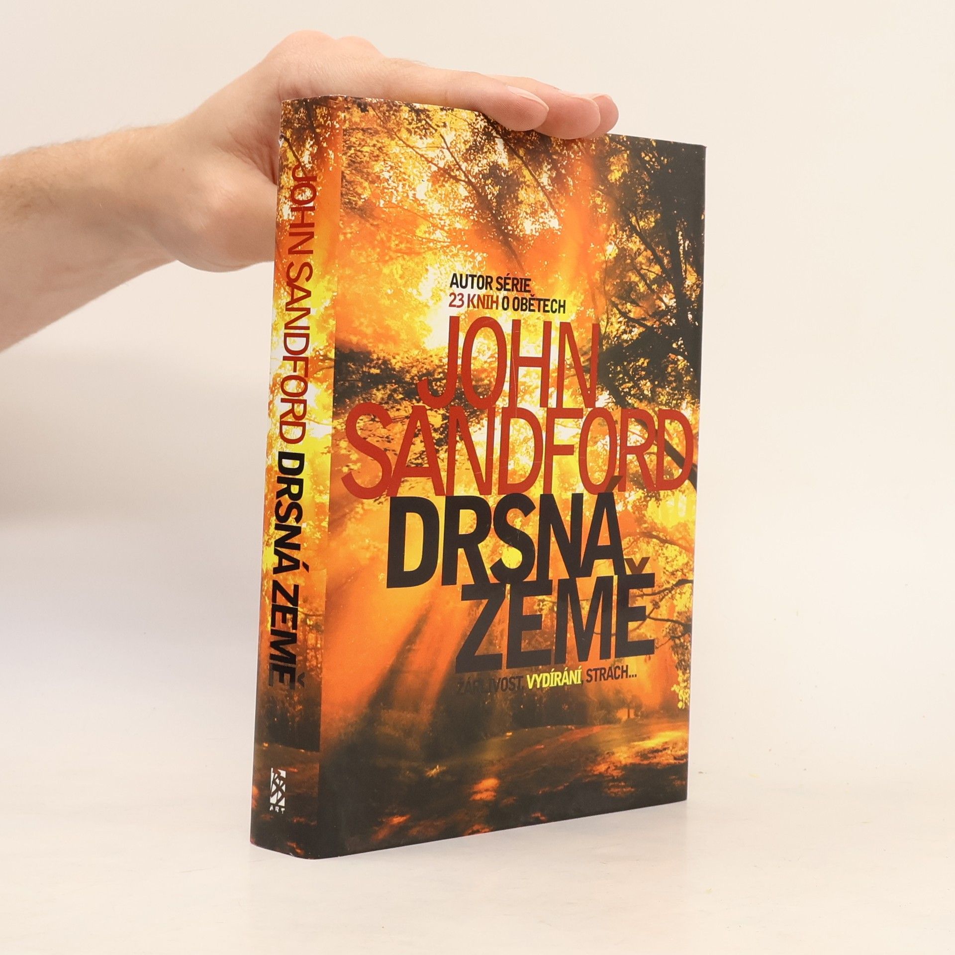 John Sandford Drsná země