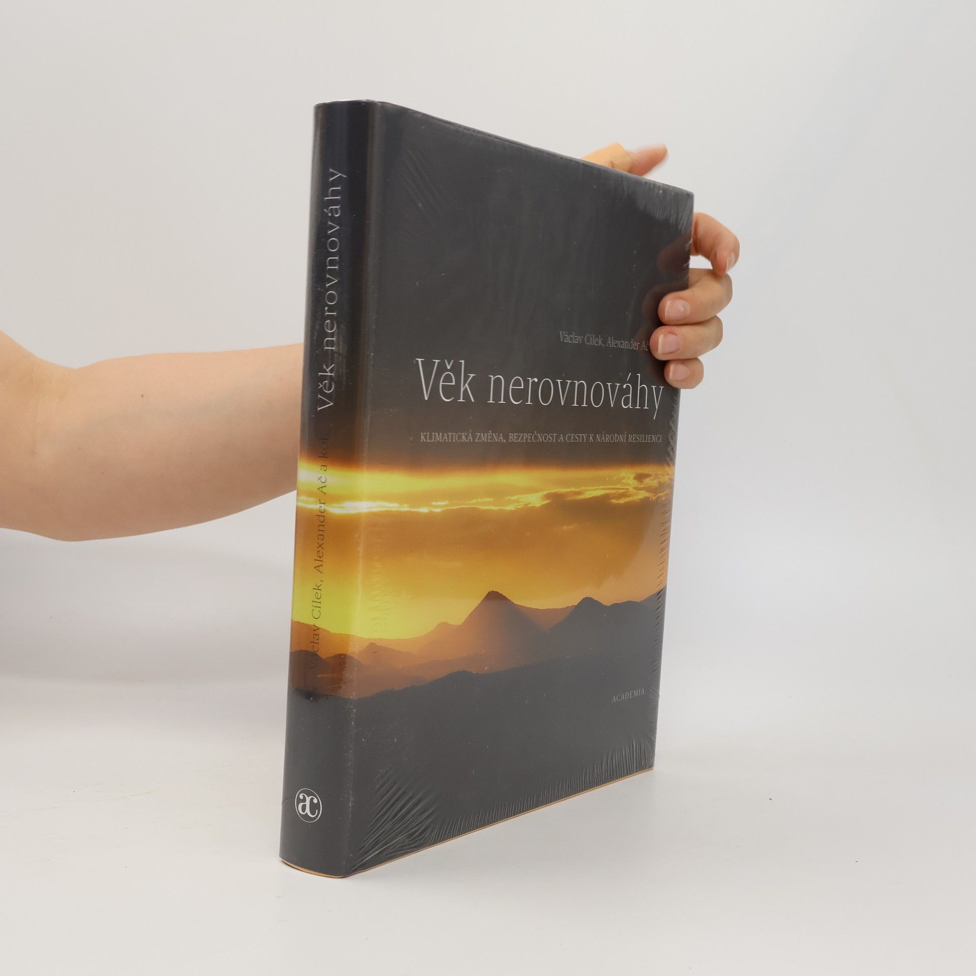 Autorenkollektiv Věk nerovnováhy: Klimatická změna, bezpečnost a cesty k národní resilienci
