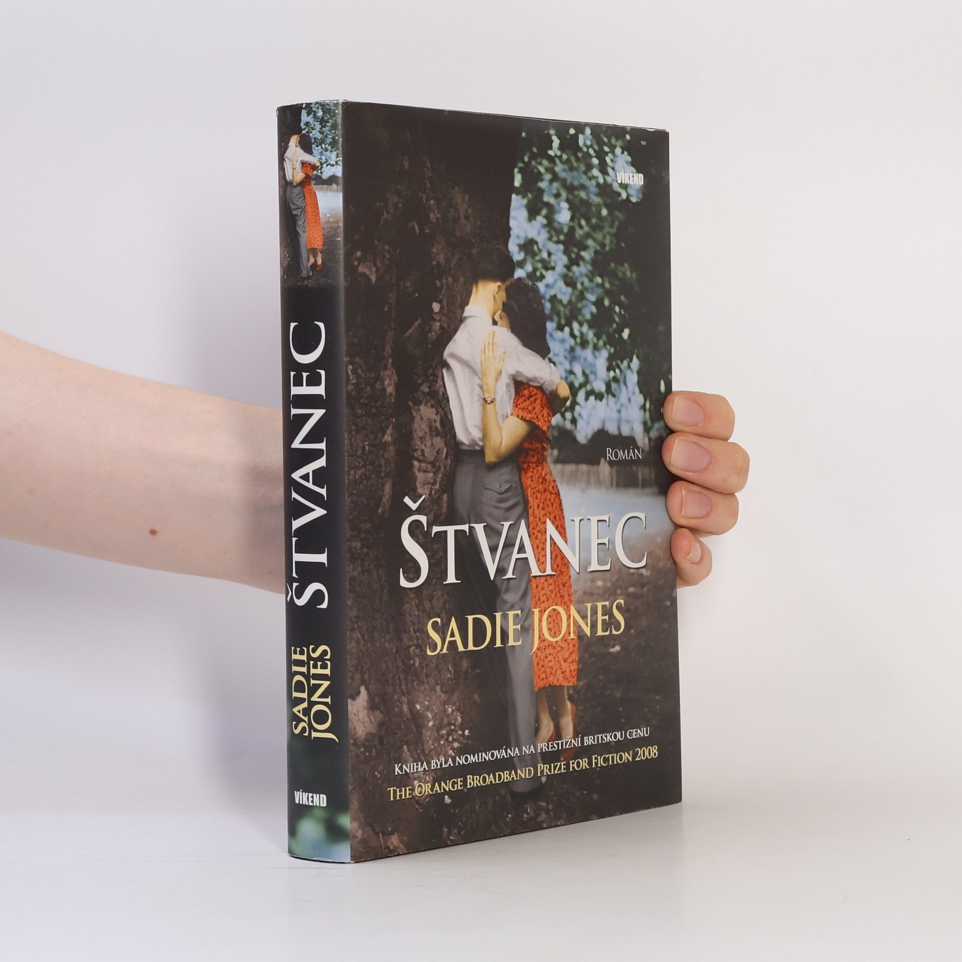 Sadie Jones Štvanec