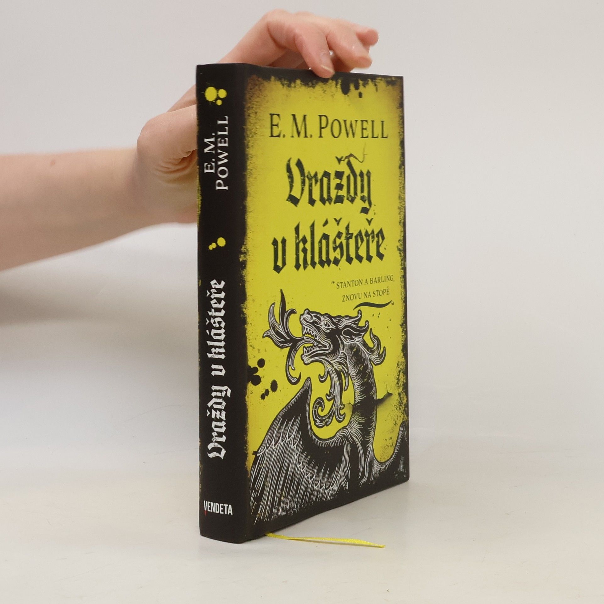 E. M. Powell Vraždy v klášteře