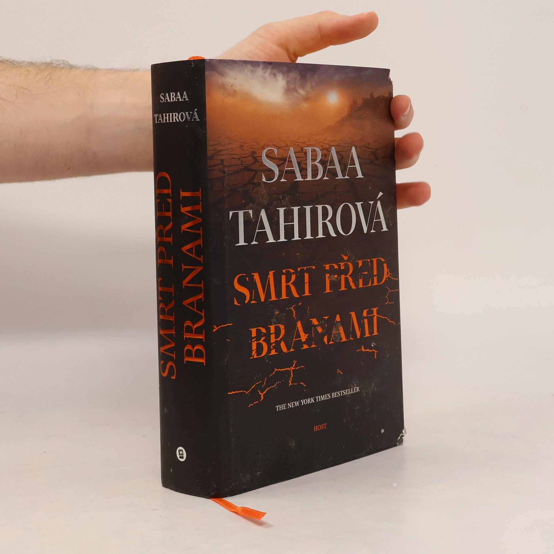 Sabaa Tahirová Smrt před branami