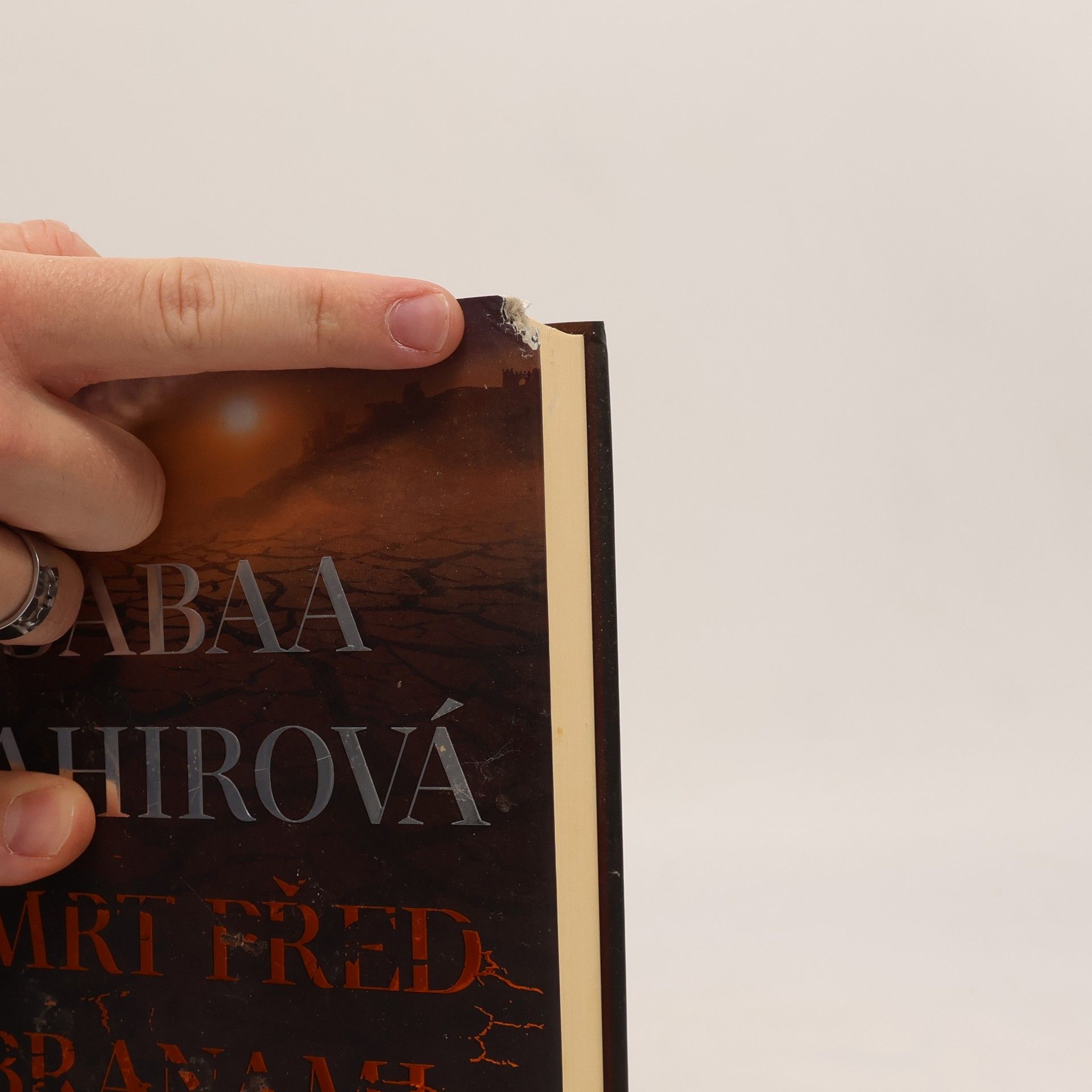Sabaa Tahirová Smrt před branami