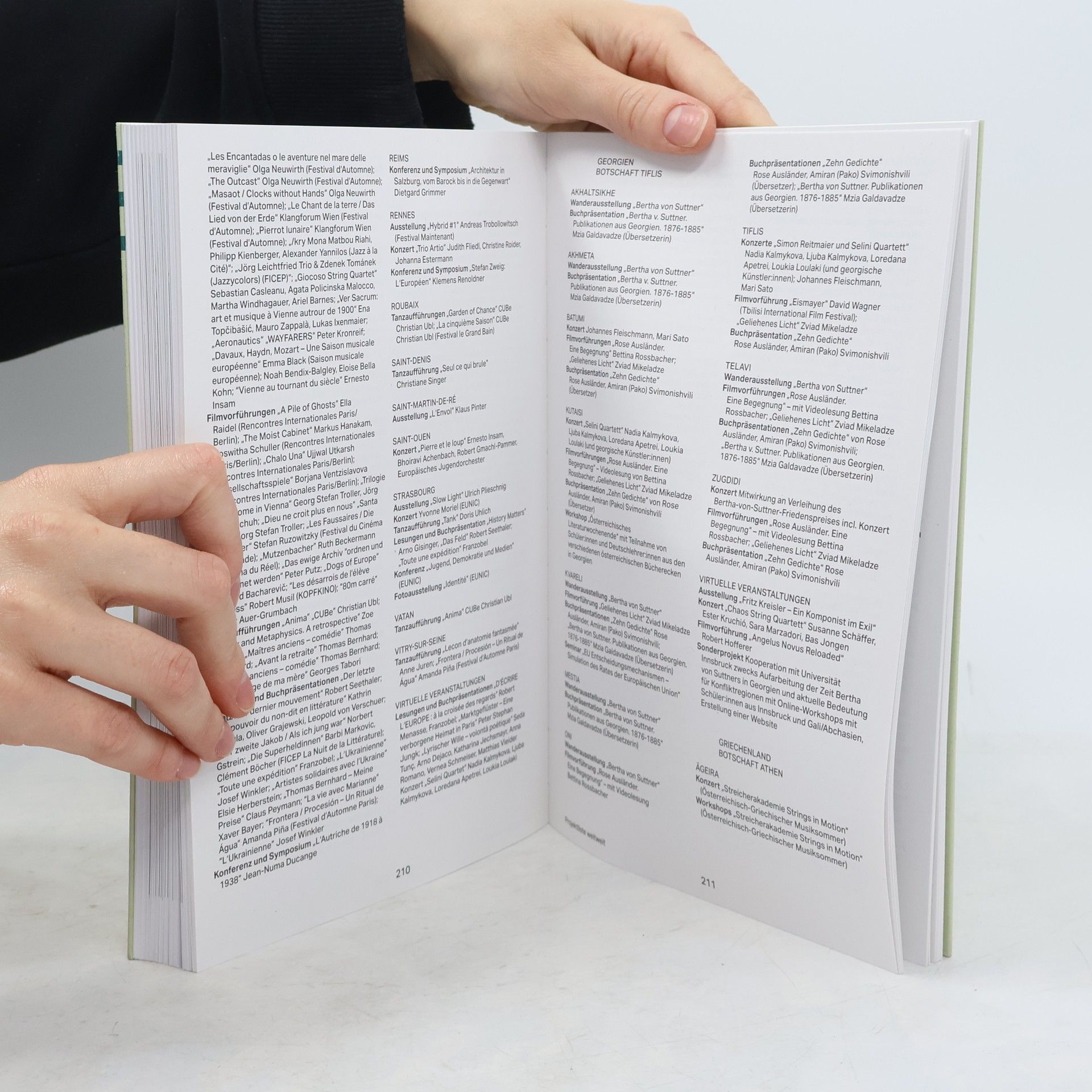 Kolektiv autorů Imagine Dignity. Austria Kultur International : Jahrbuch, Yearbook 2022/2023