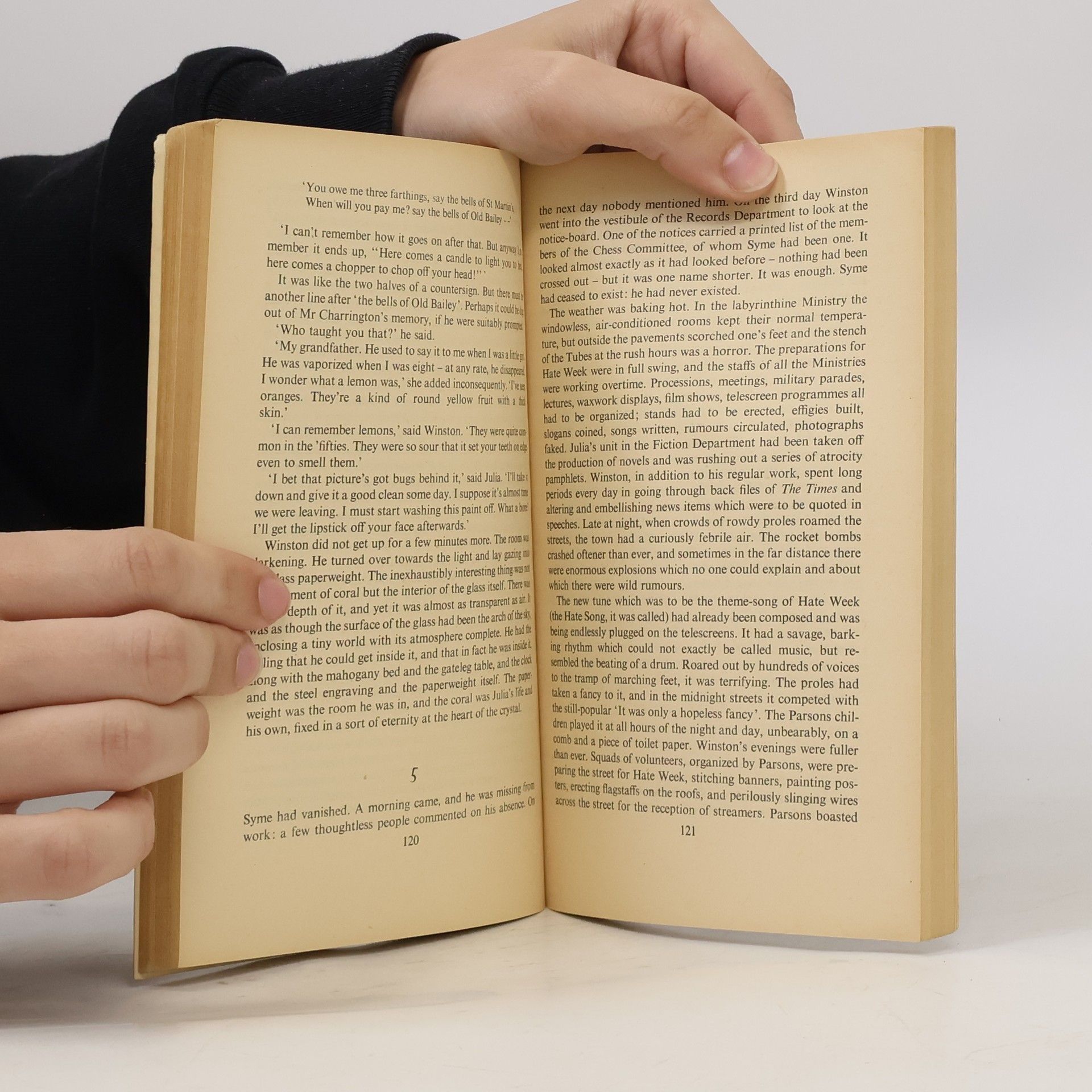 George Orwell Nineteen Eighty-Four