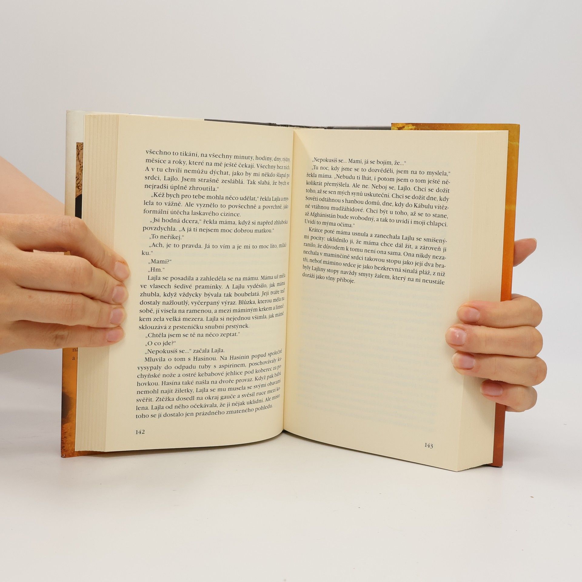 Khaled Hosseini Tisíce planoucích sluncí