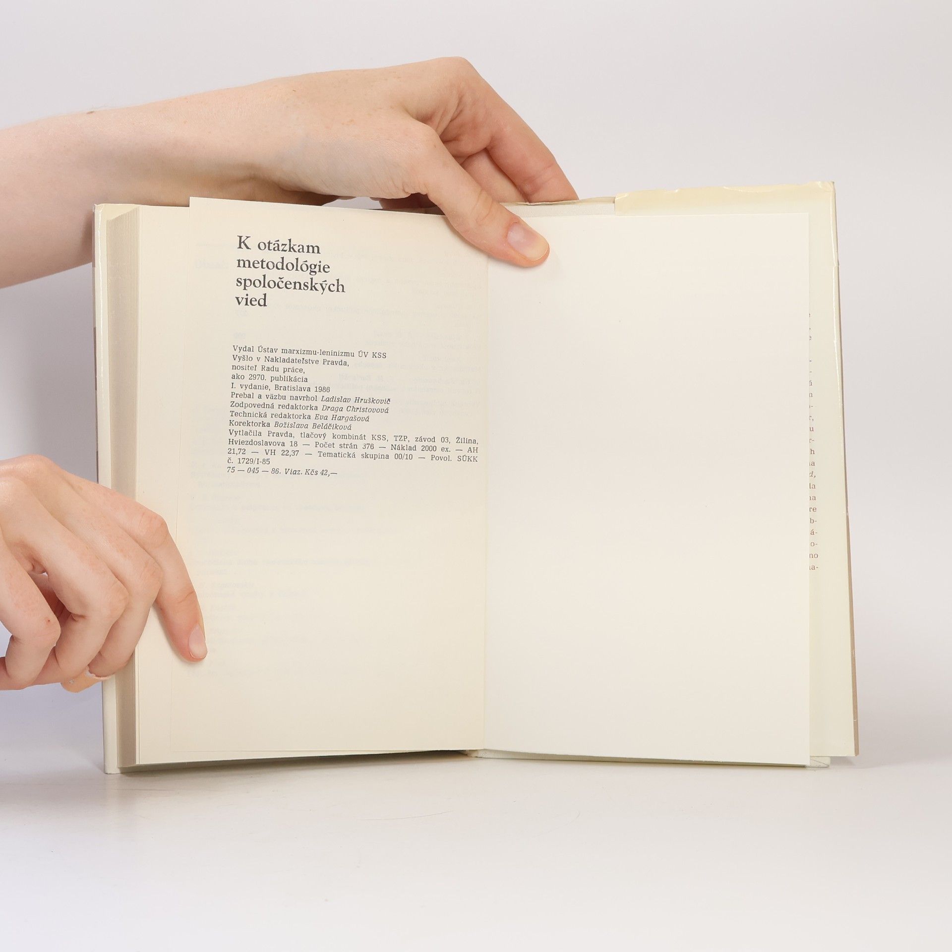 Autorenkollektiv K otázkam metodológie spoločenských vied