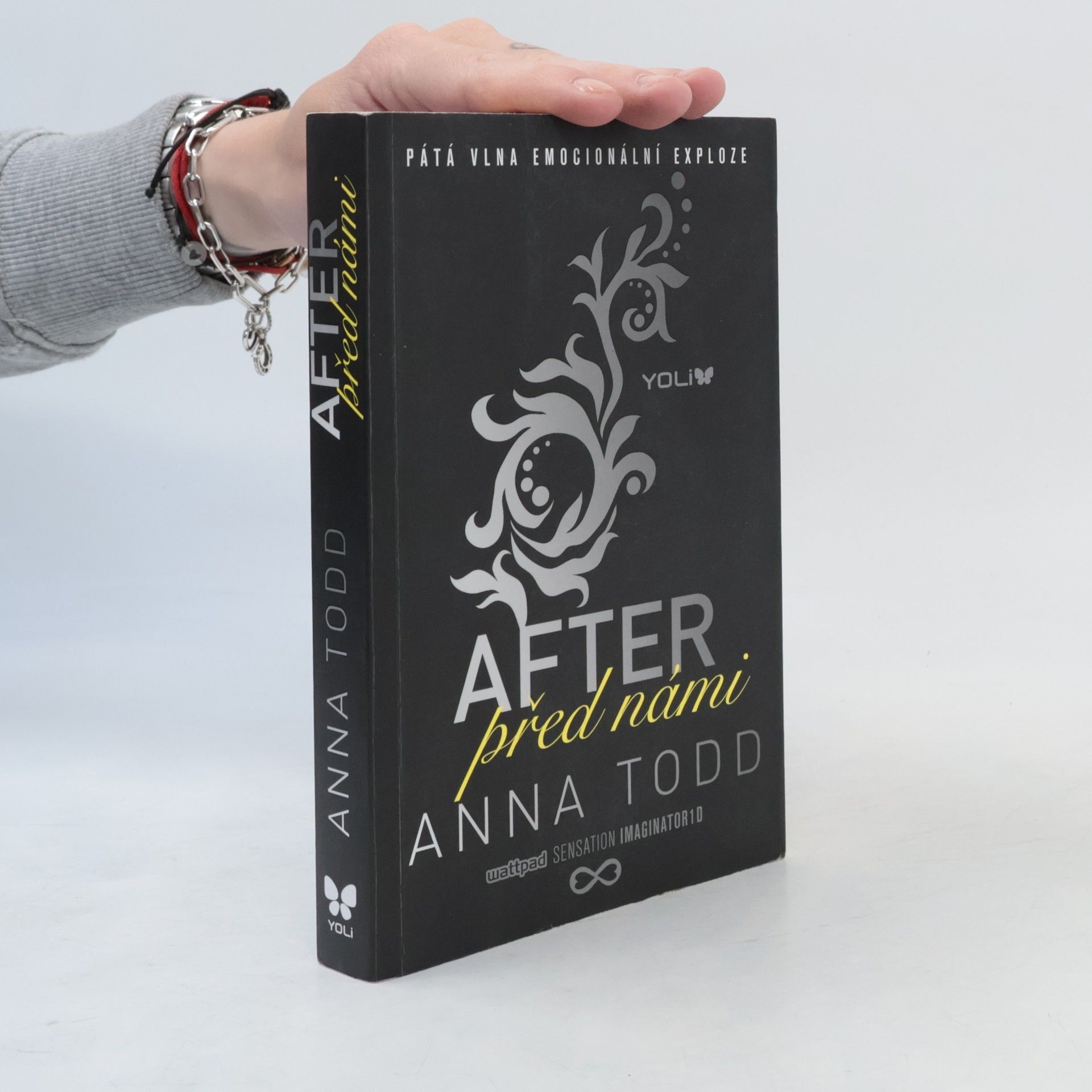 Anna Todd After 5. Před námi