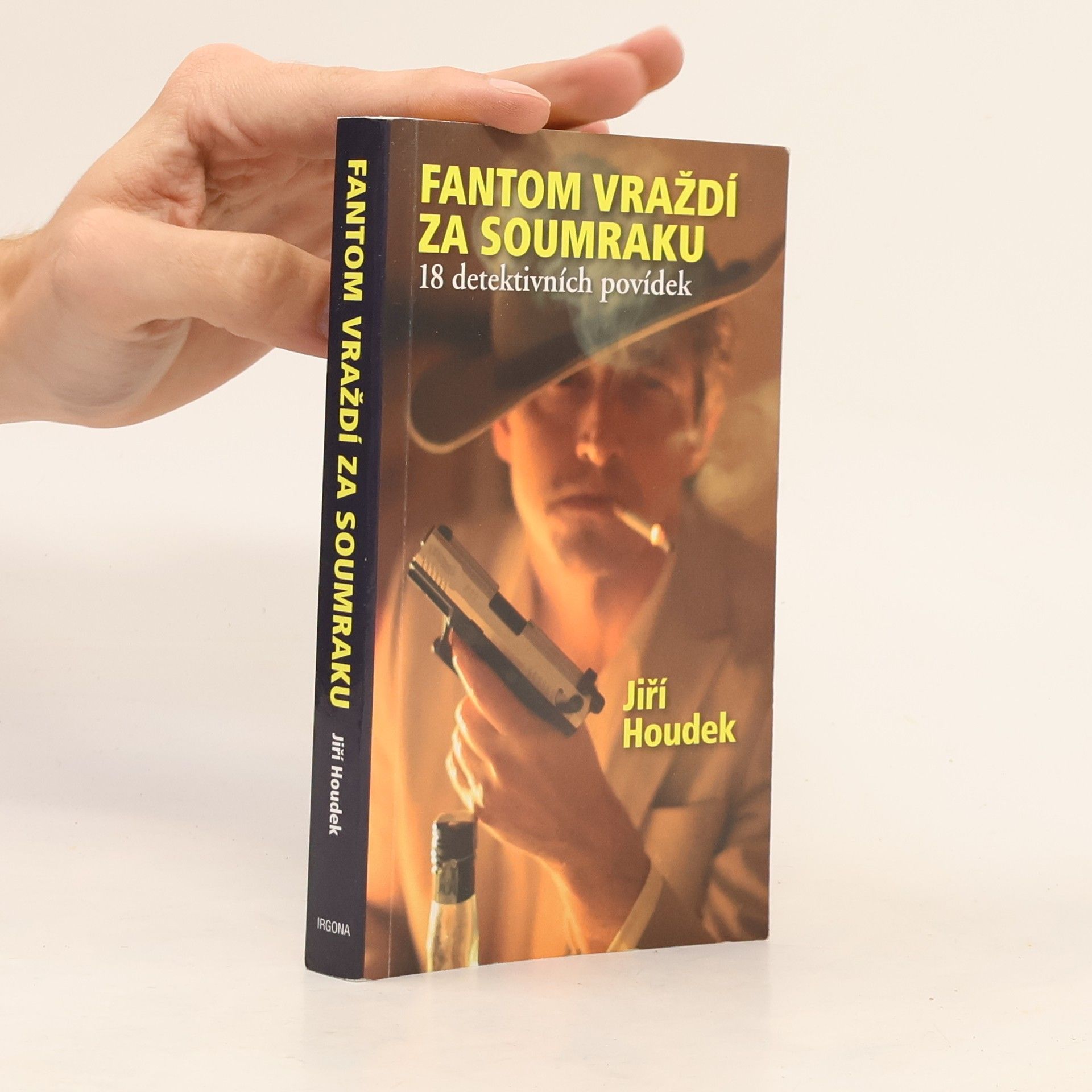 Jiří Houdek Fantom vraždí za soumraku. 18 detektivních povídek