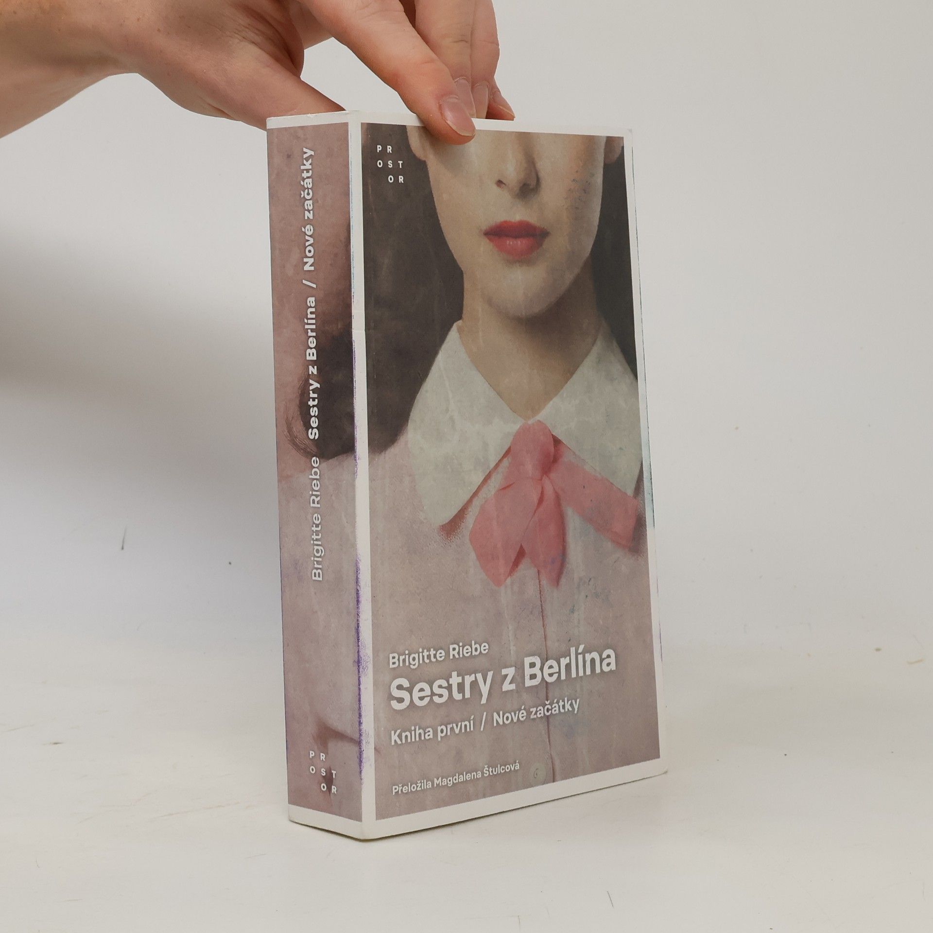 Brigitte Riebe Sestry z Berlína. Kniha první, Nové začátky