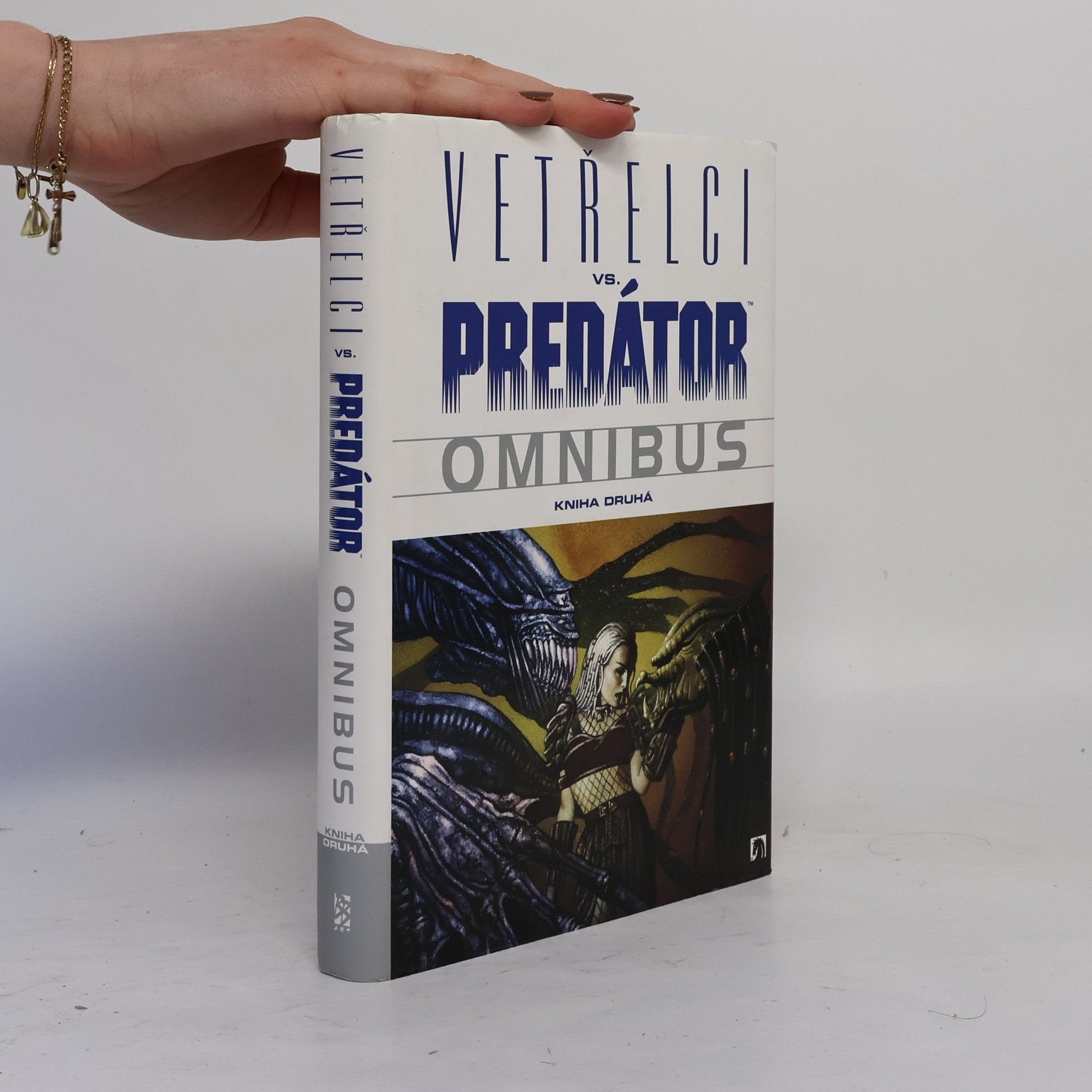 Autores varios Vetřelci vs. Predátor Omnibus - kniha druhá