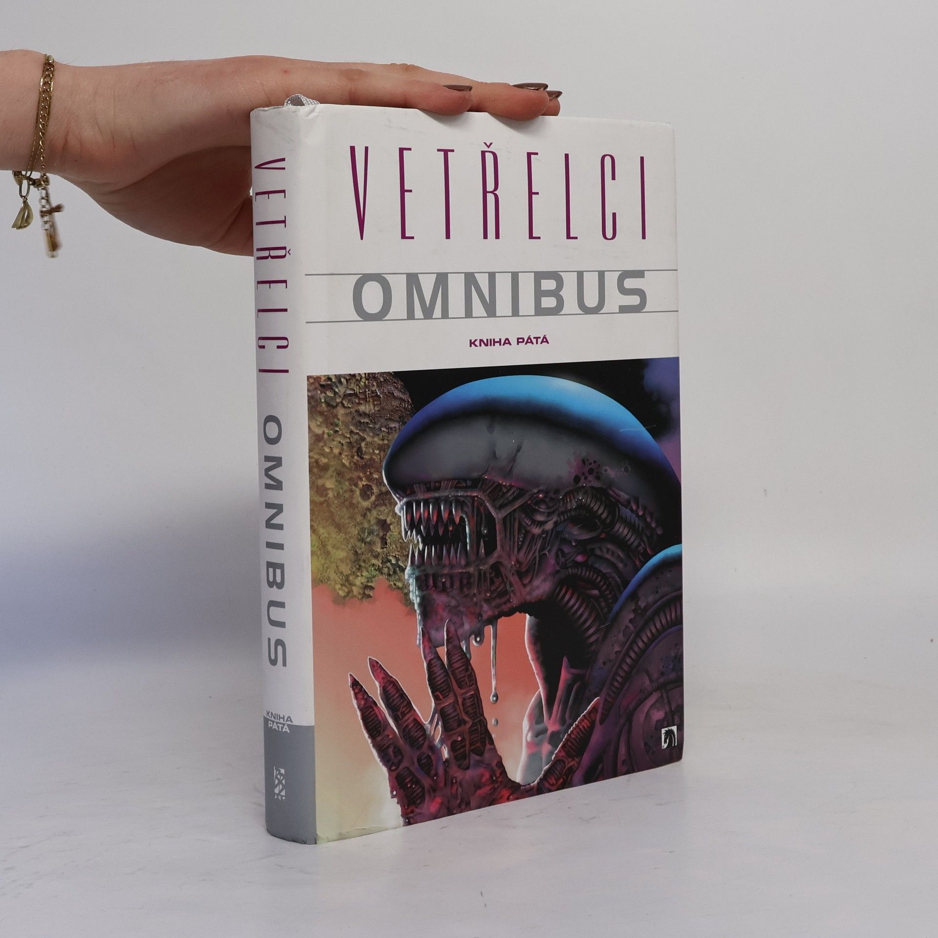 Autores varios Vetřelci omnibus. Kniha pátá
