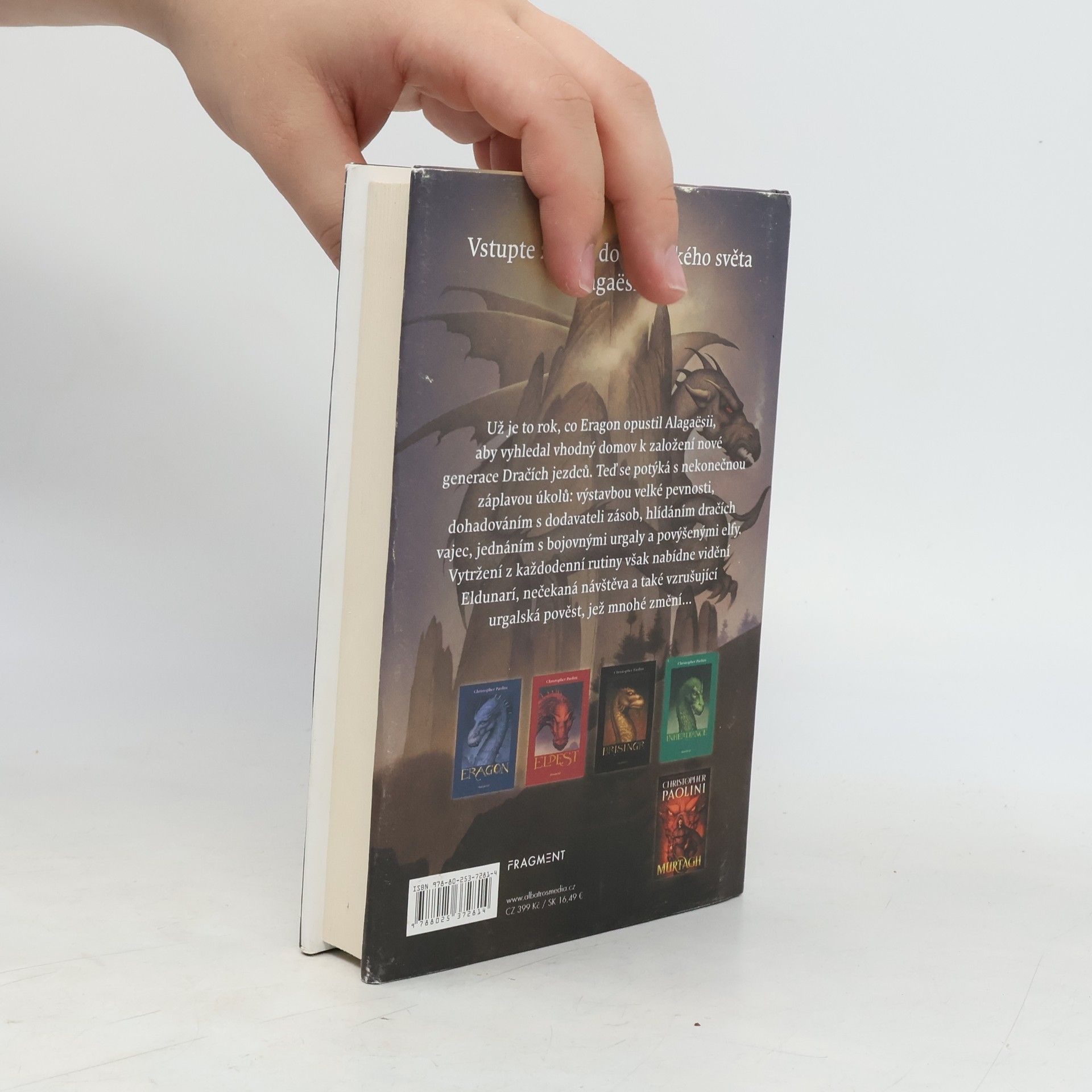 Christopher Paolini Poutník, čarodějnice a červ