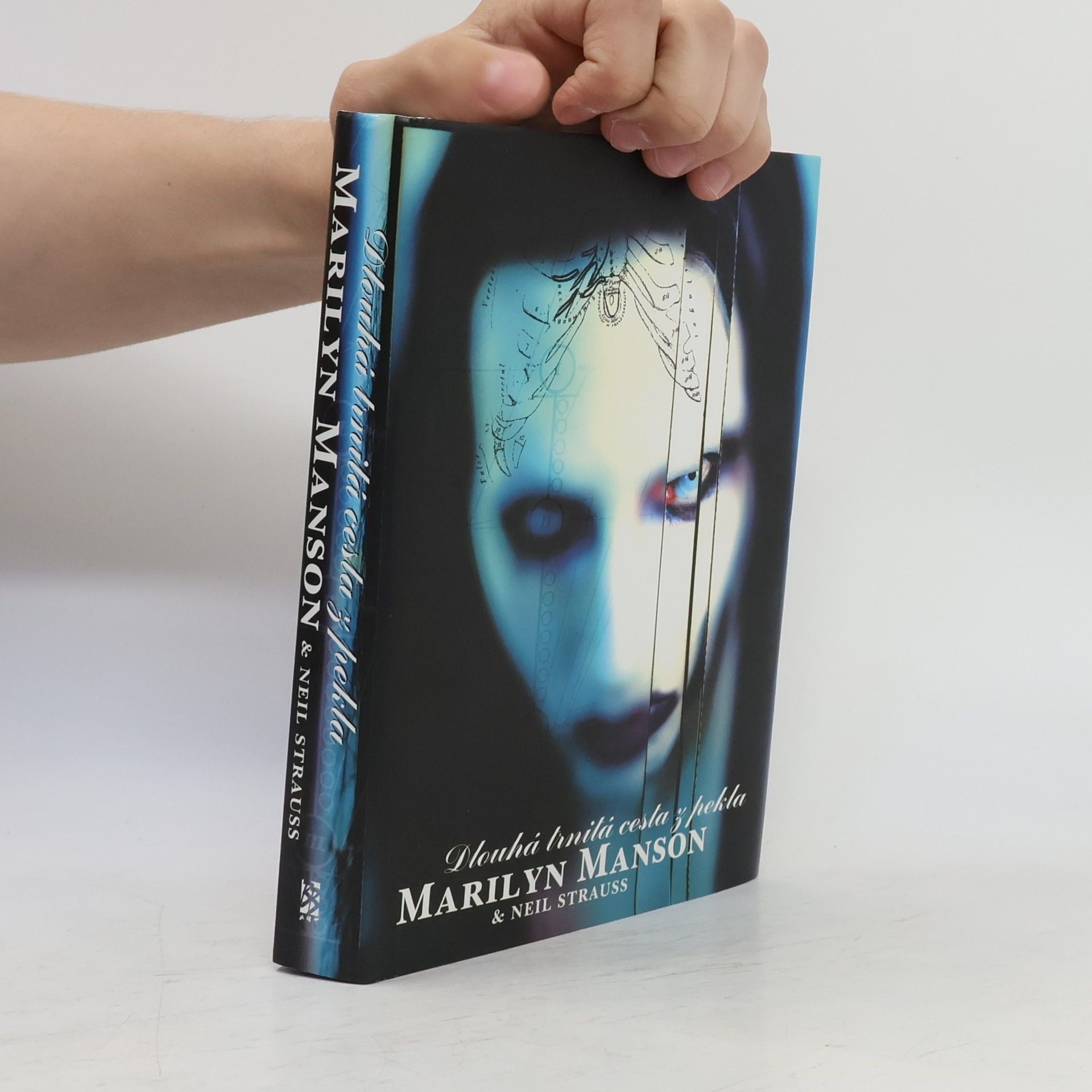 Marilyn Manson Dlouhá trnitá cesta z pekla