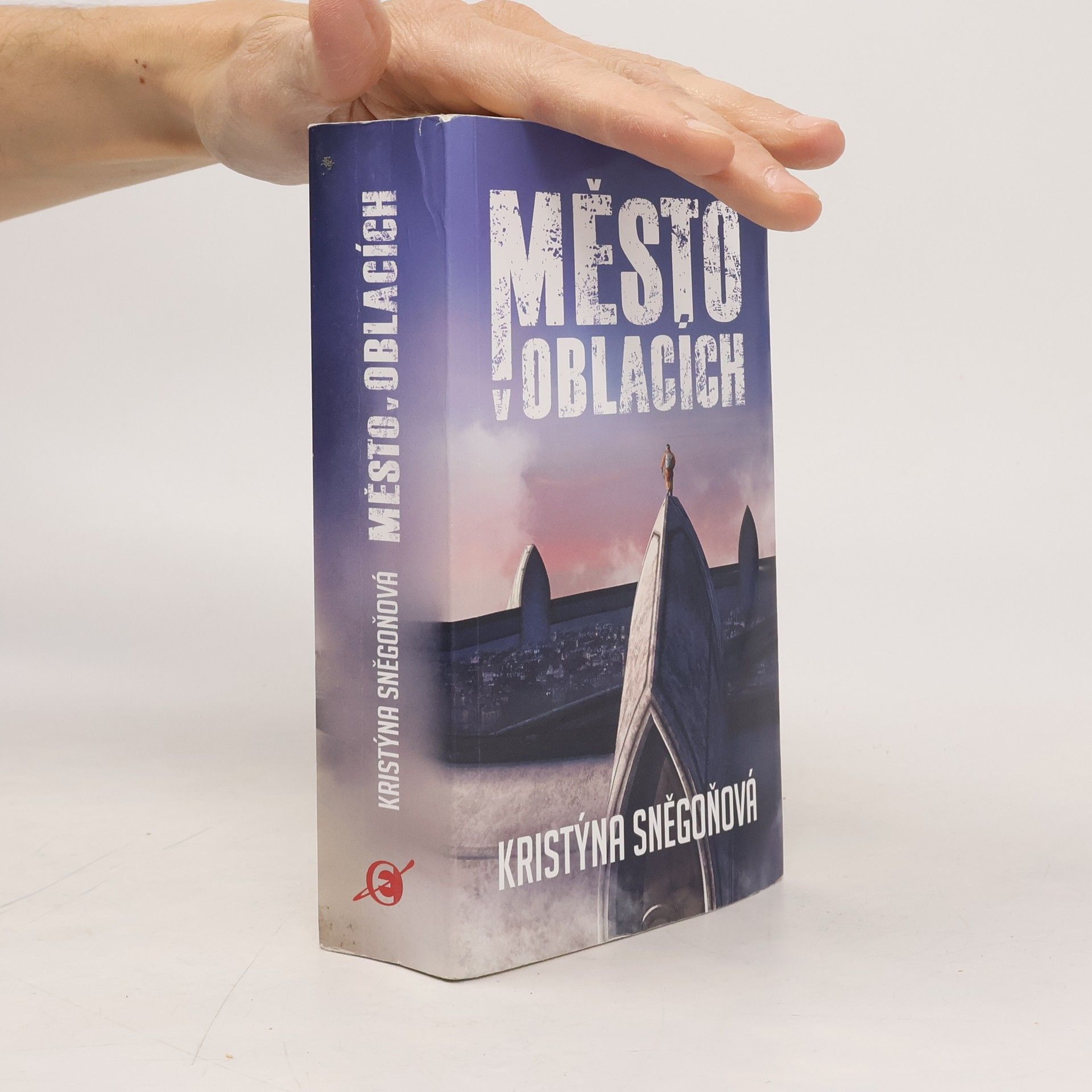 Kristýna Sněgoňová Město v oblacích