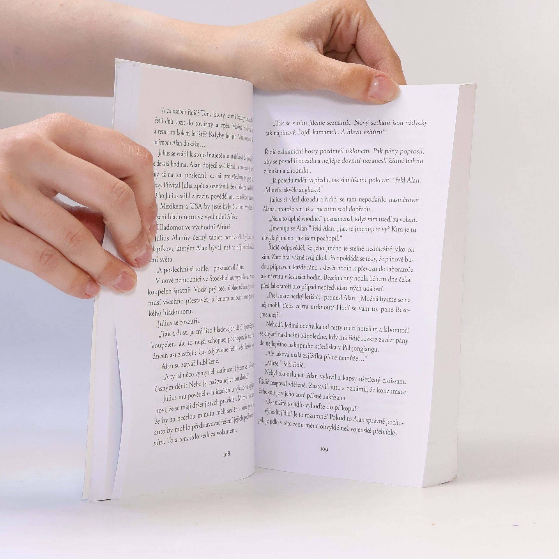 Jonas Jonasson Stojednaletý stařík, který se vrátil, aby zachránil svět