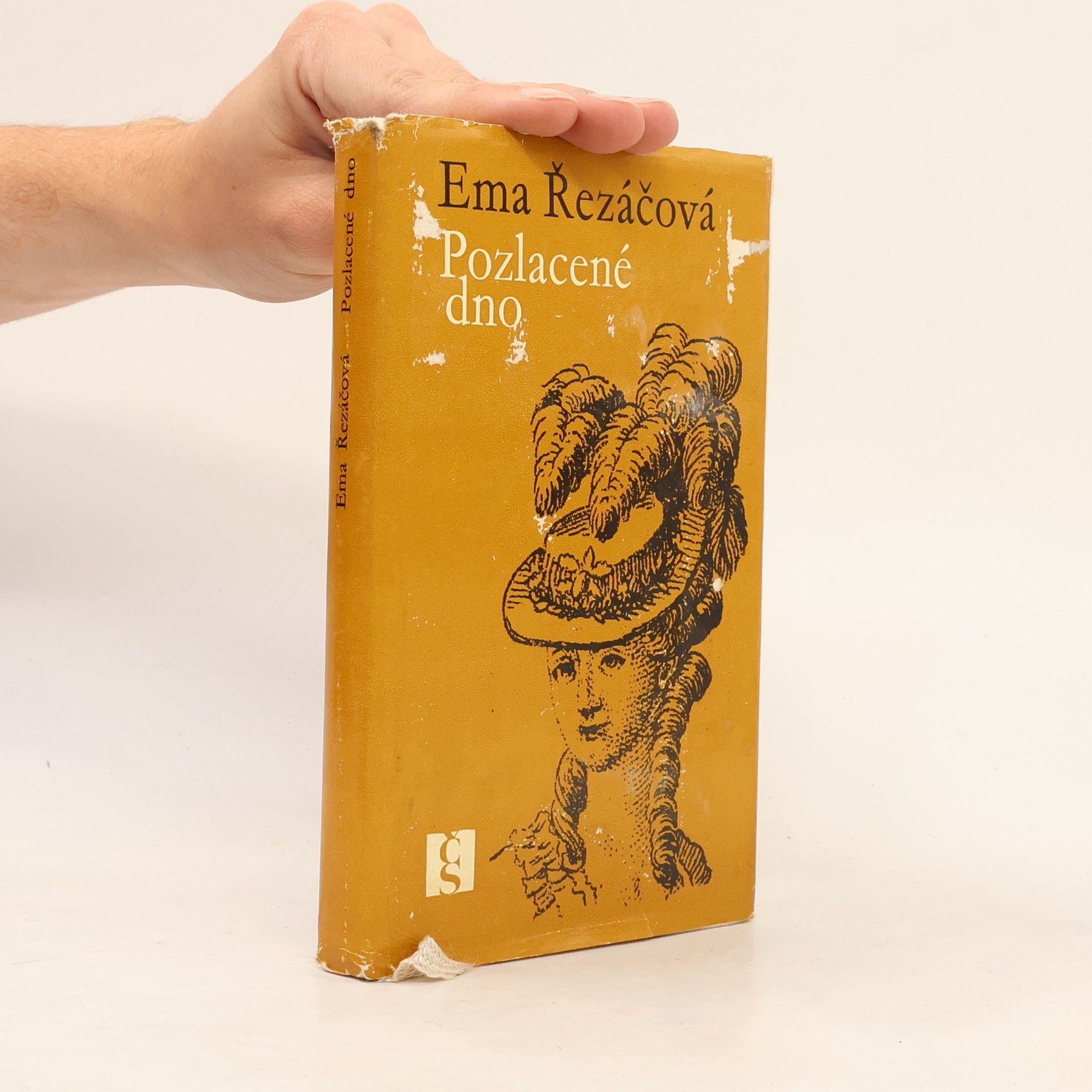 Ema Řezáčová Pozlacené dno