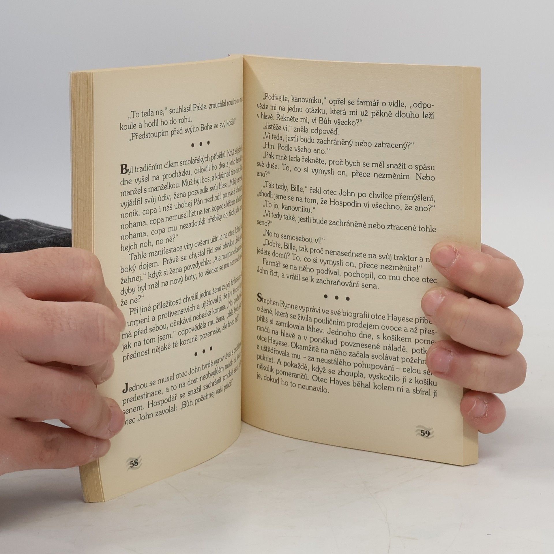 James A. Feehan Bůh ukrytý v příbězích