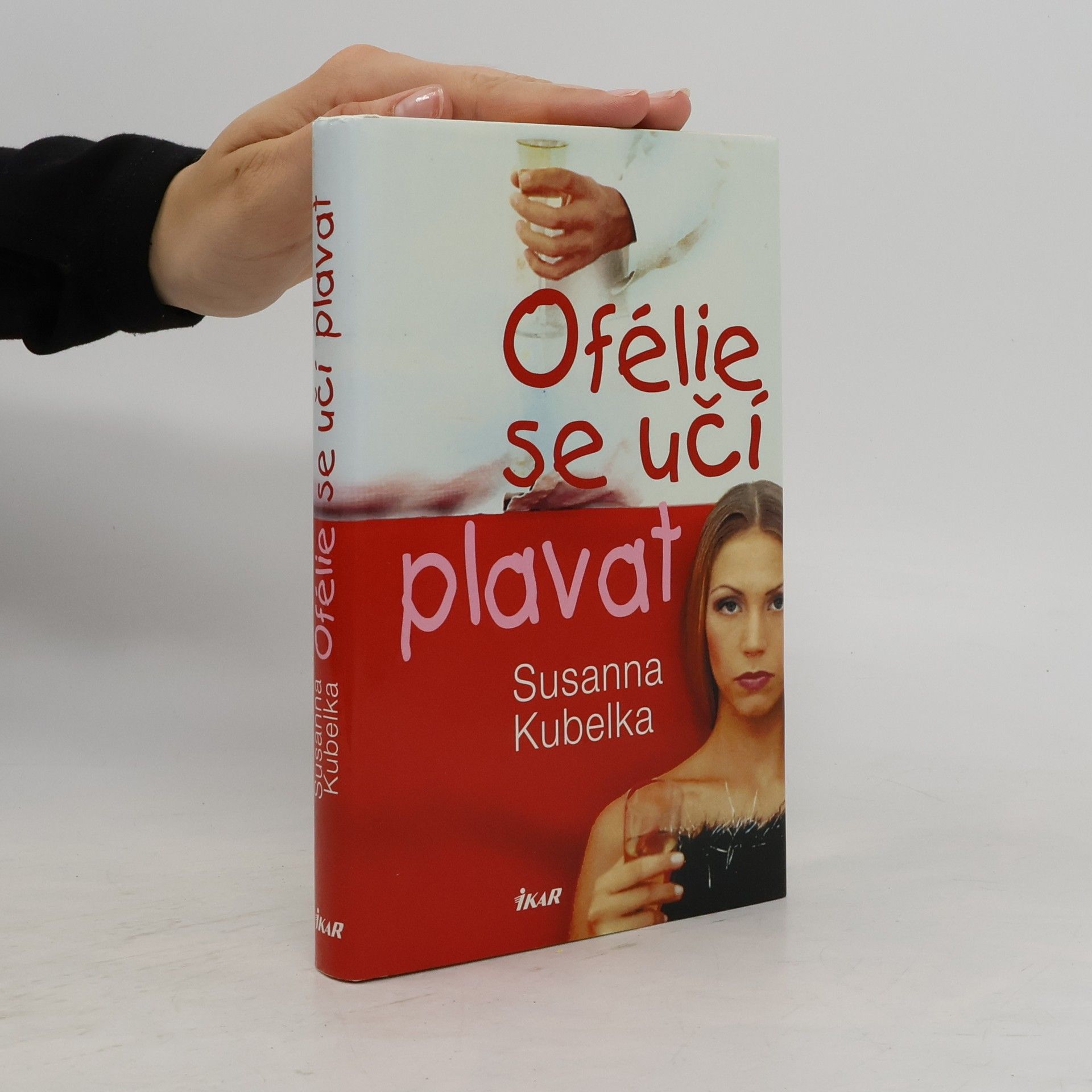 Susanna Kubelka Ofélie se učí plavat