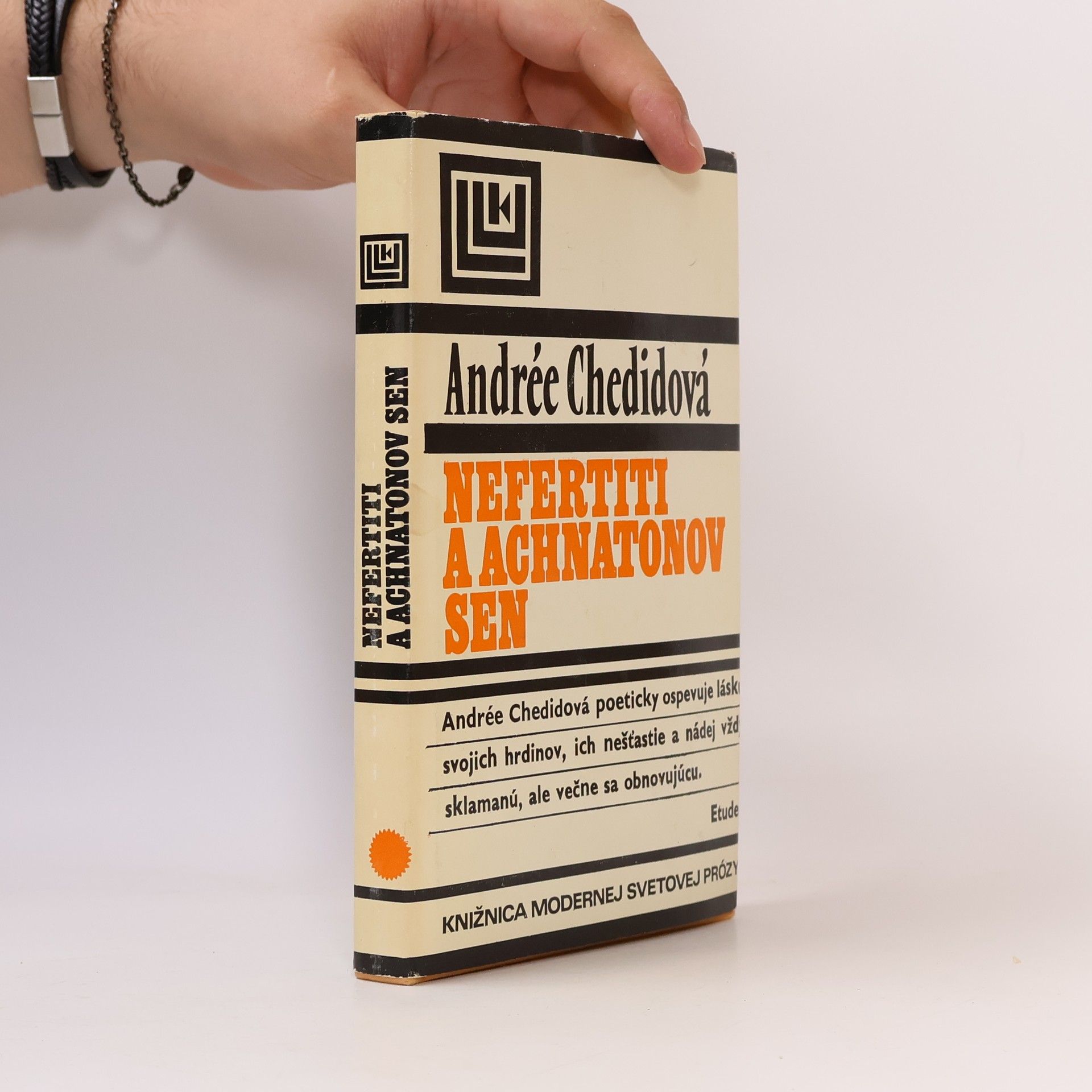 Andrée Chedid Nefertiti a Achnatonov sen