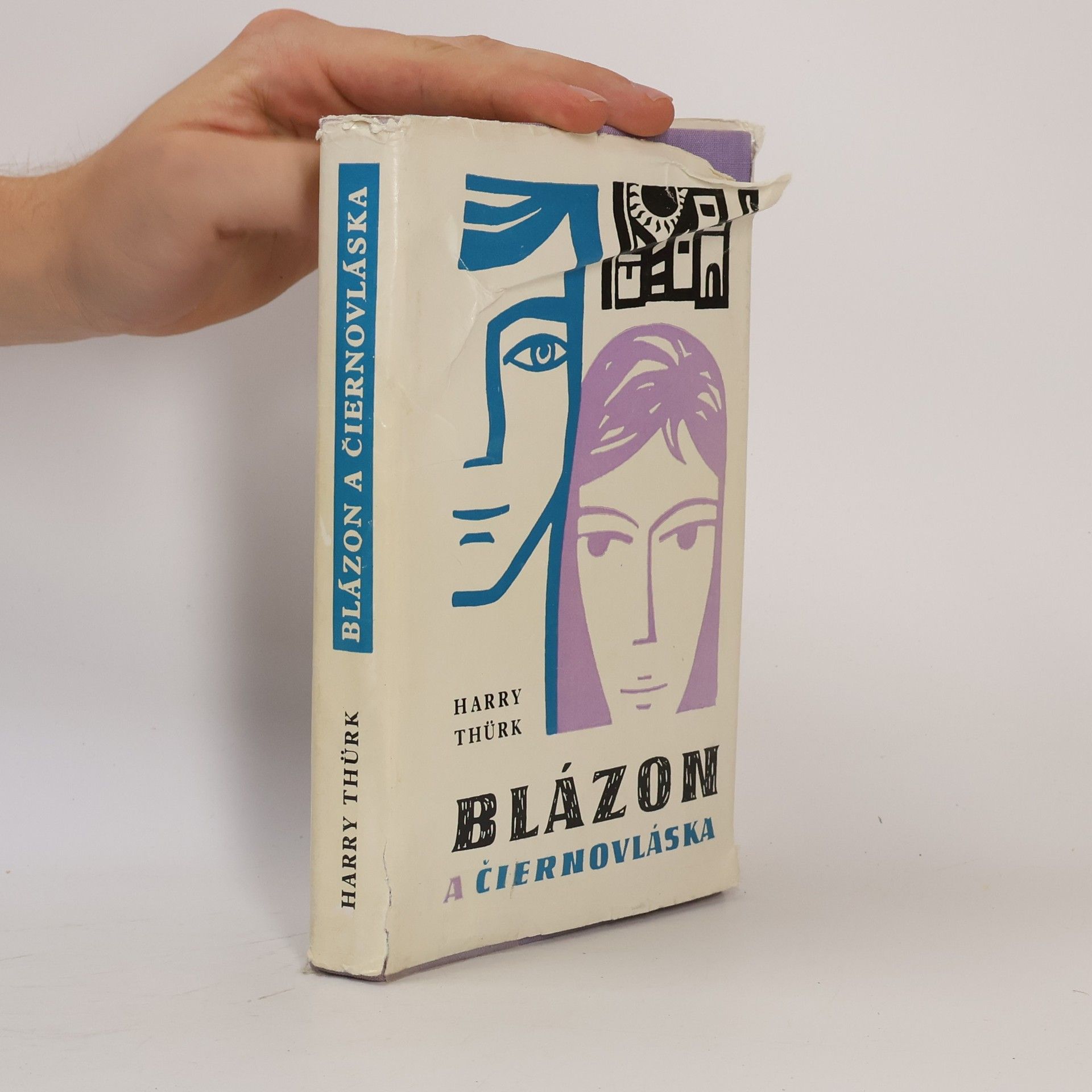 H. Thürk Blázon a čiernovláska