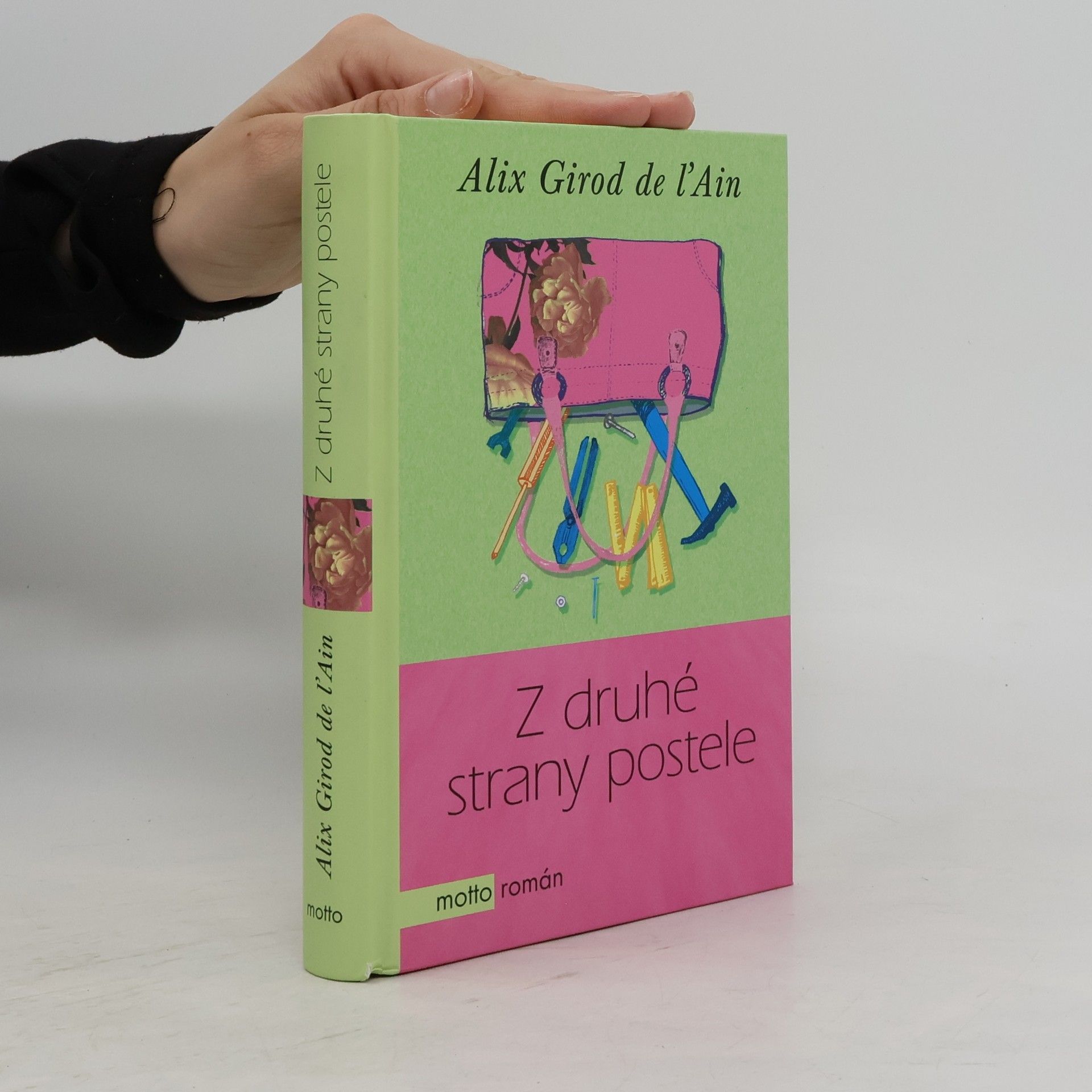 Alix Girod de l'Ain Z druhé strany postele
