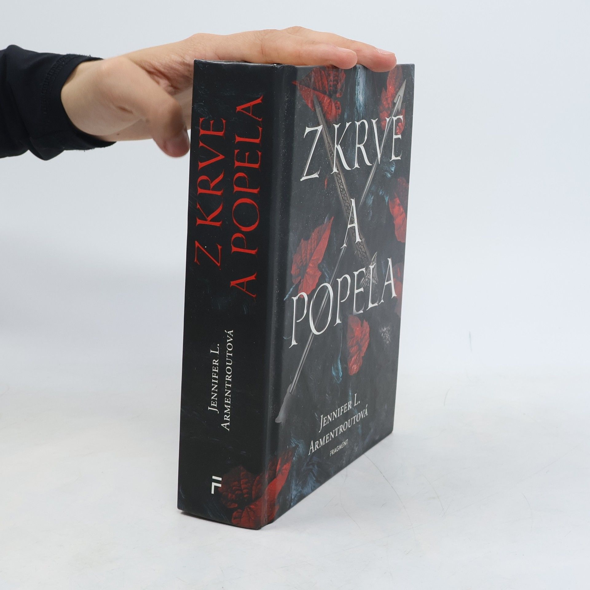 Jennifer L. Armentrout Z krve a popela