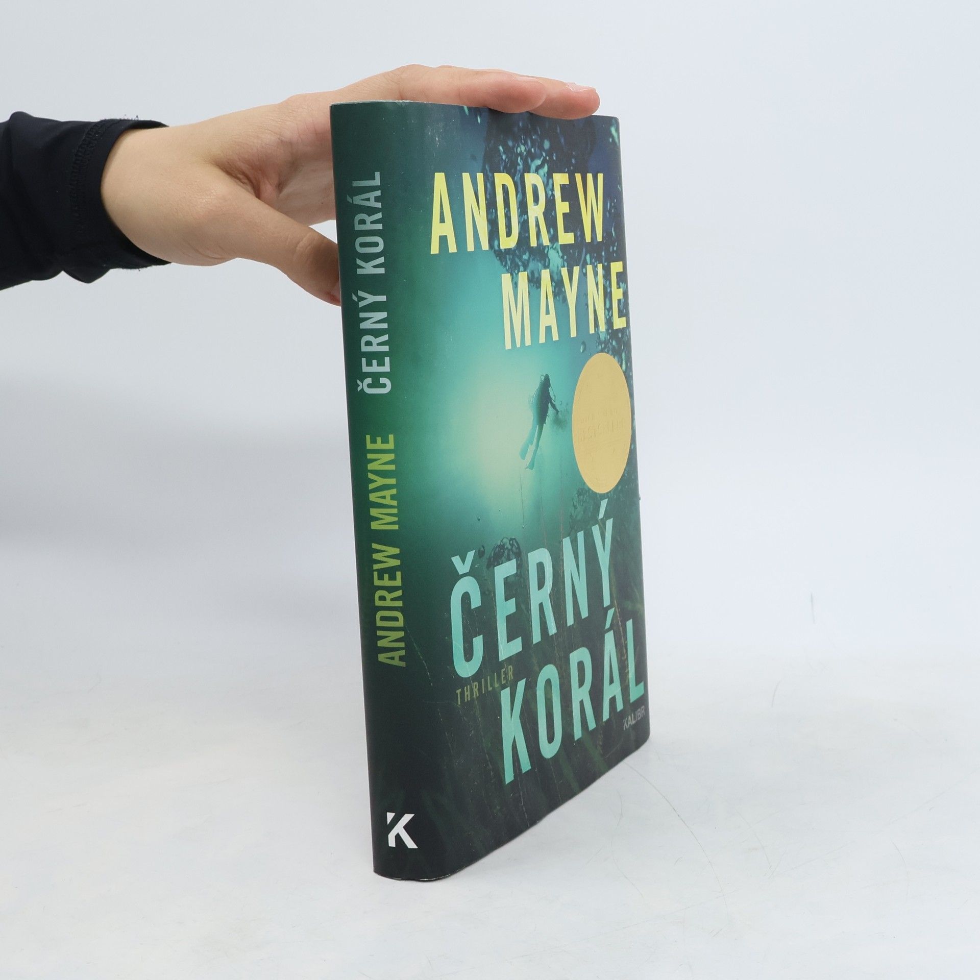 Andrew Mayne Černý korál