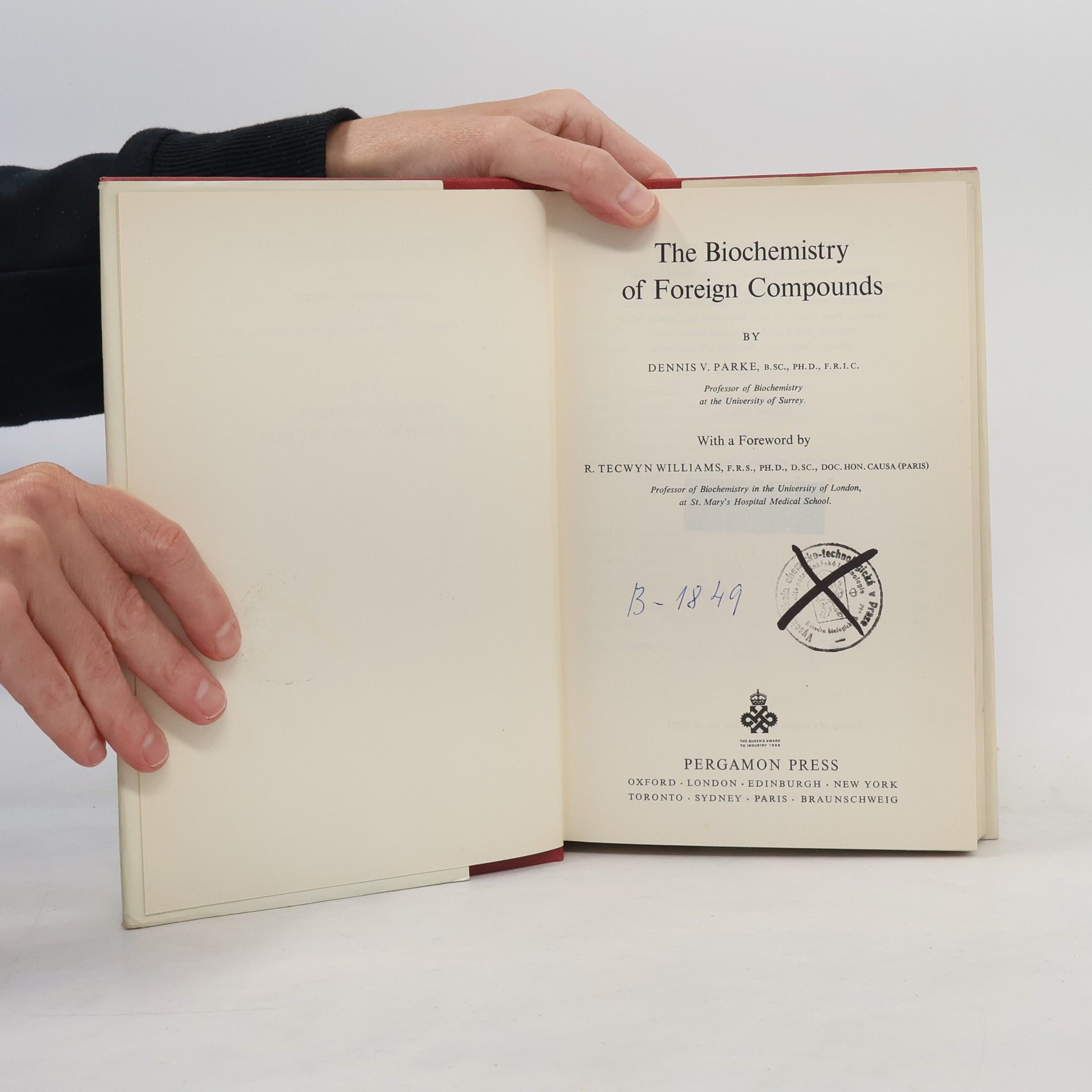 Dennis V. Parke The Biochemistry of Foreign Compounds