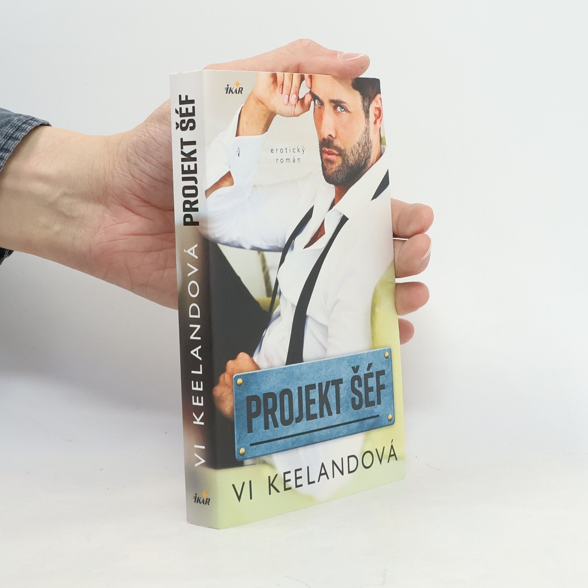 Vi Keeland Projekt šéf