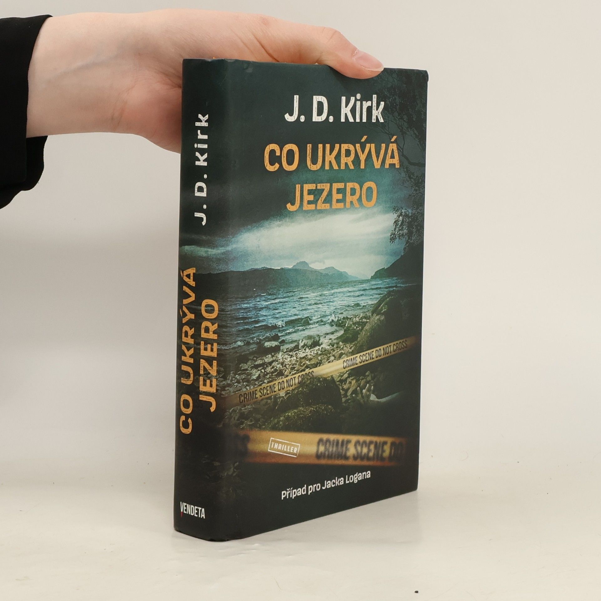 Paul Kirk Co ukrývá jezero