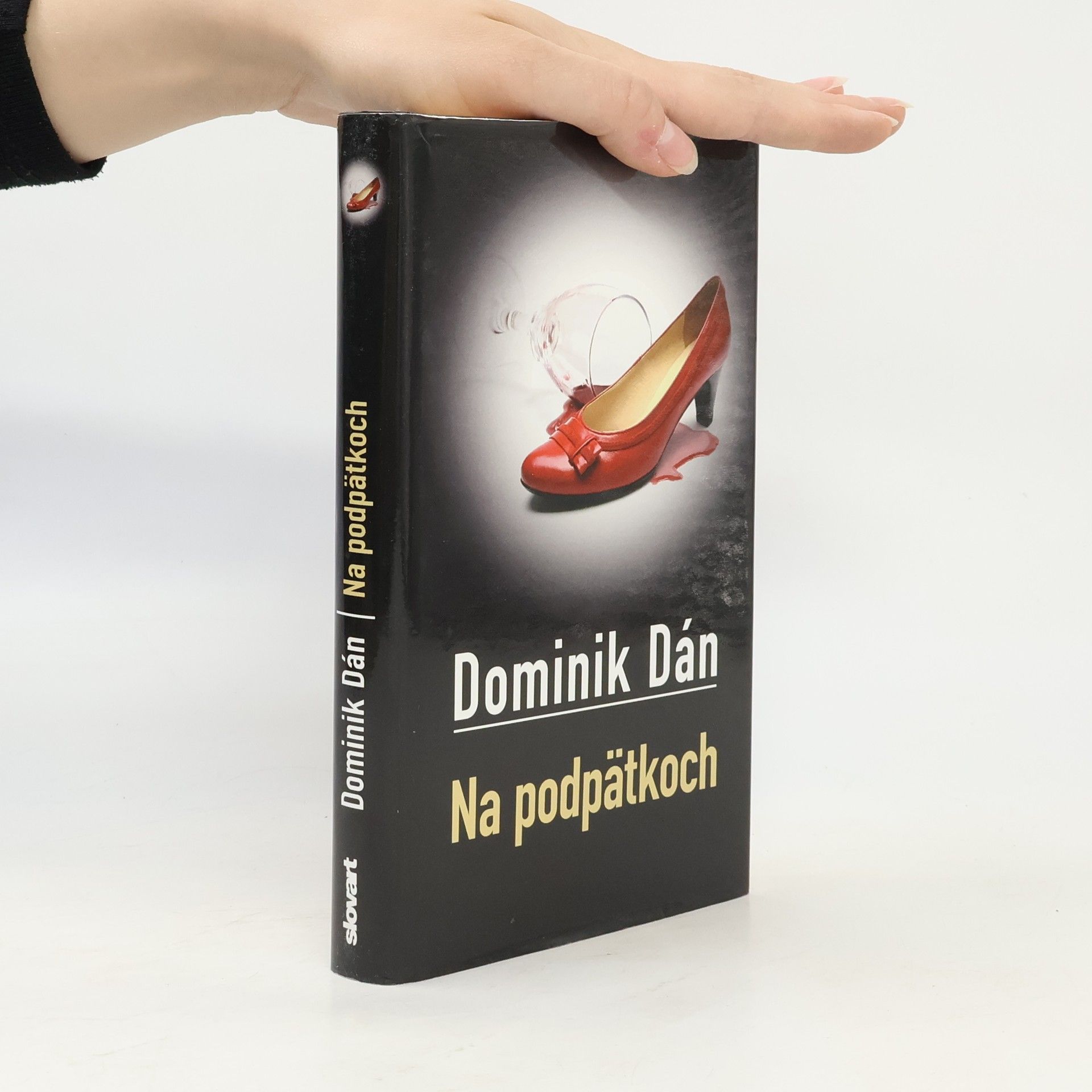 Dominik Dán Na podpätkoch