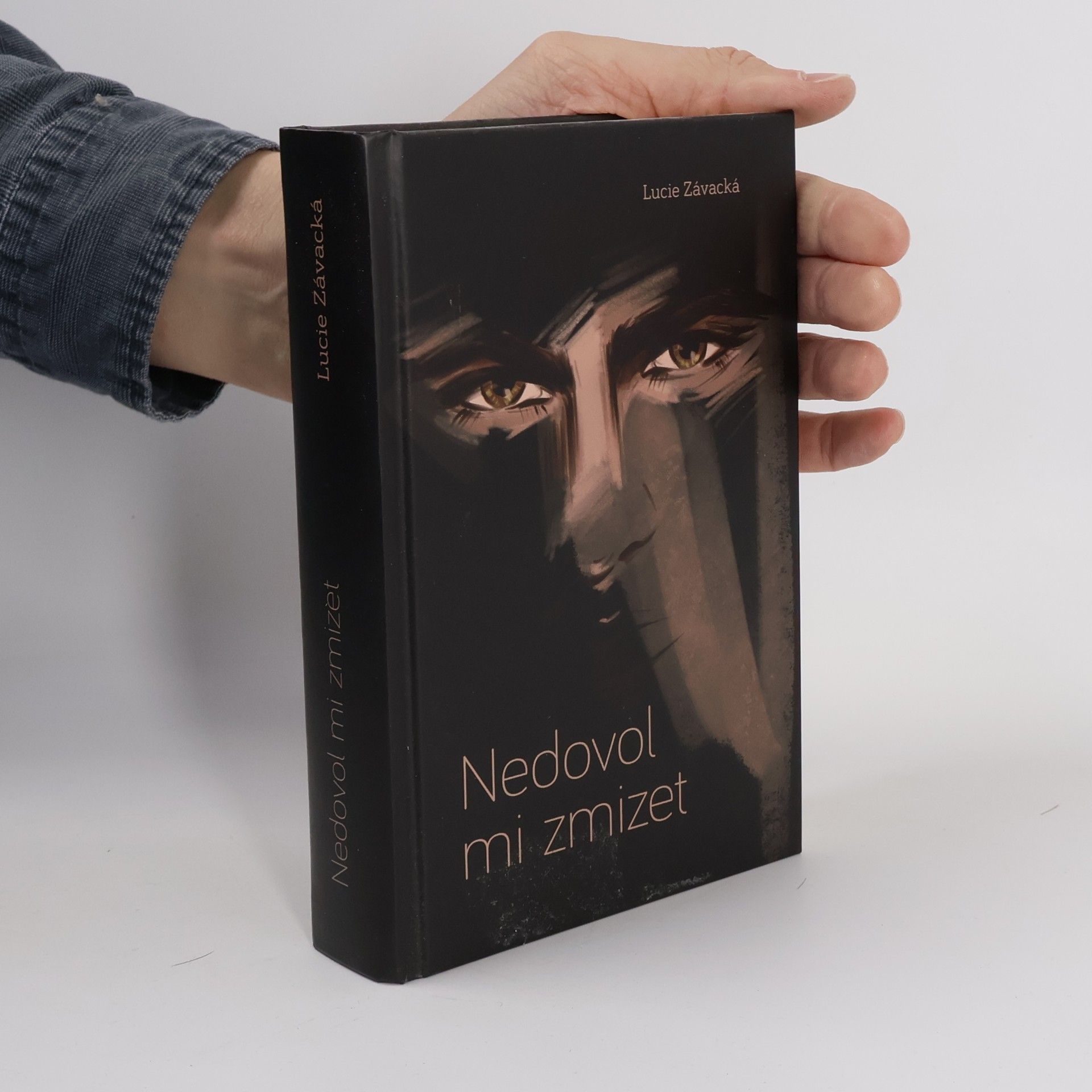 Lucie Závacká Nedovol mi zmizet