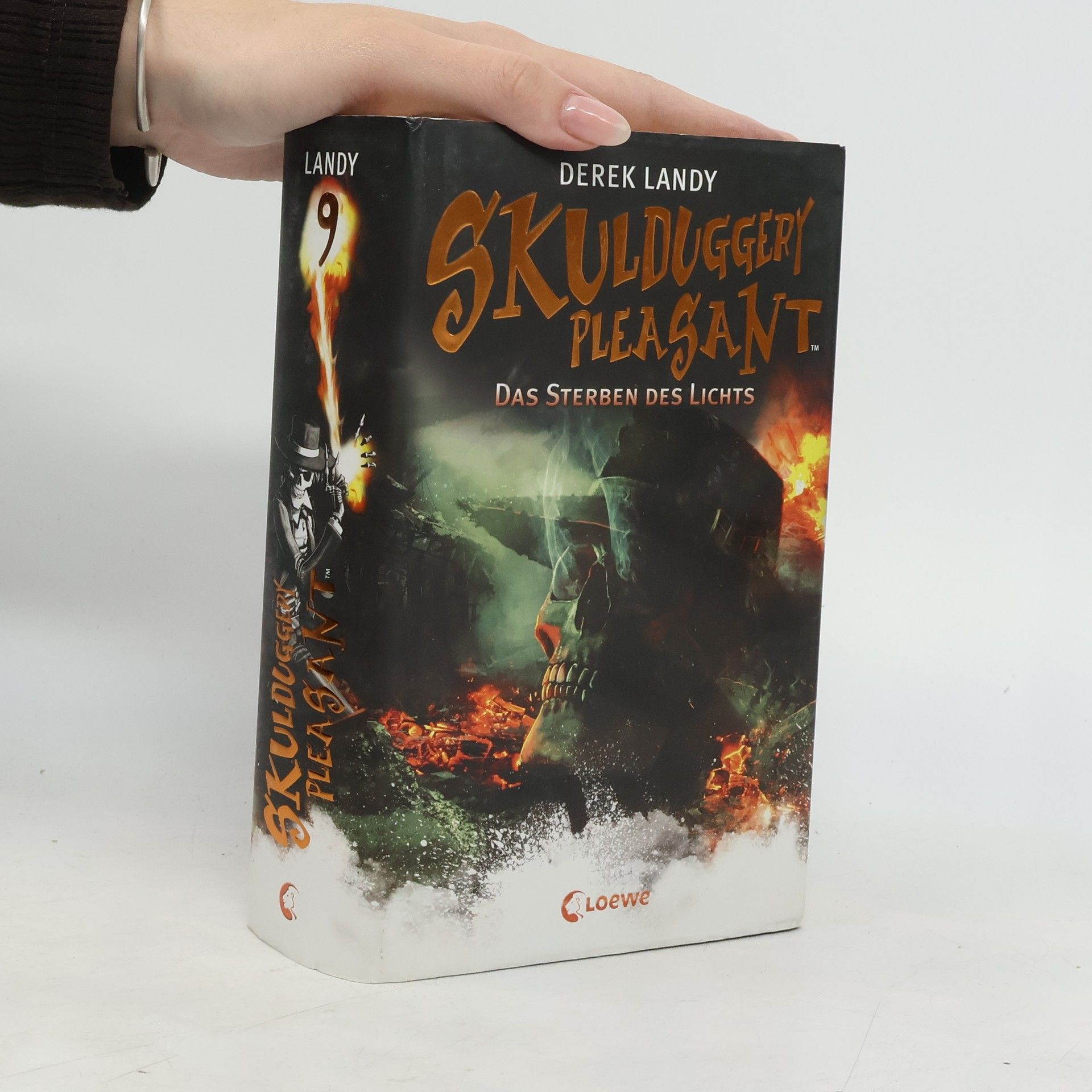 Derek Landy Skulduggery Pleasant 9
