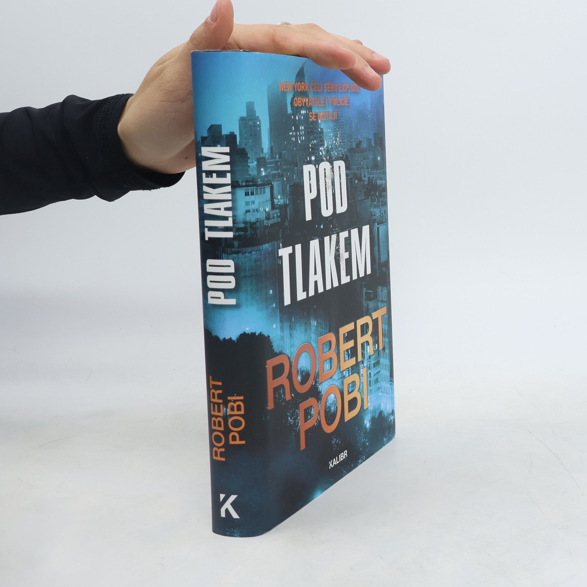 Robert Pobi Pod tlakem