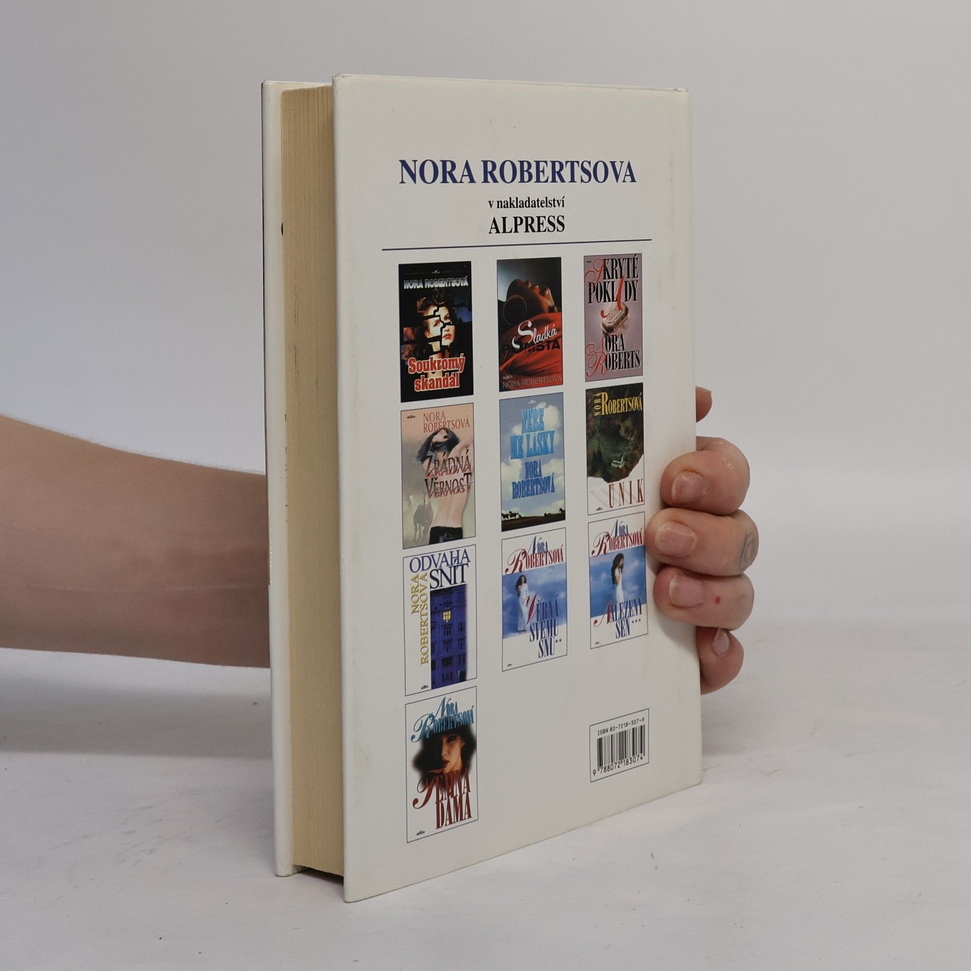 Nora Roberts Veřejná tajemství