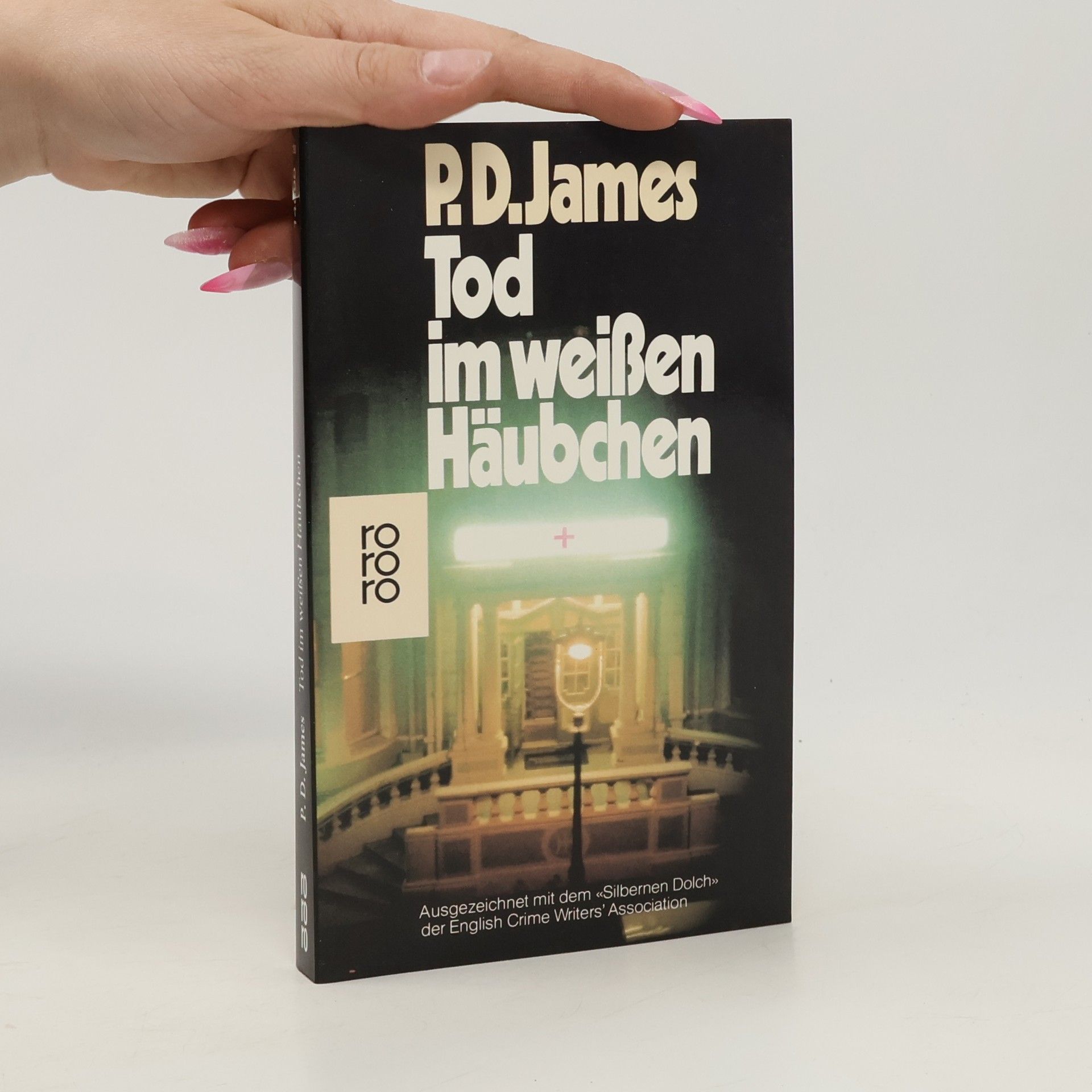 Phyllis Dorothy James Tod im weisen Häubchen